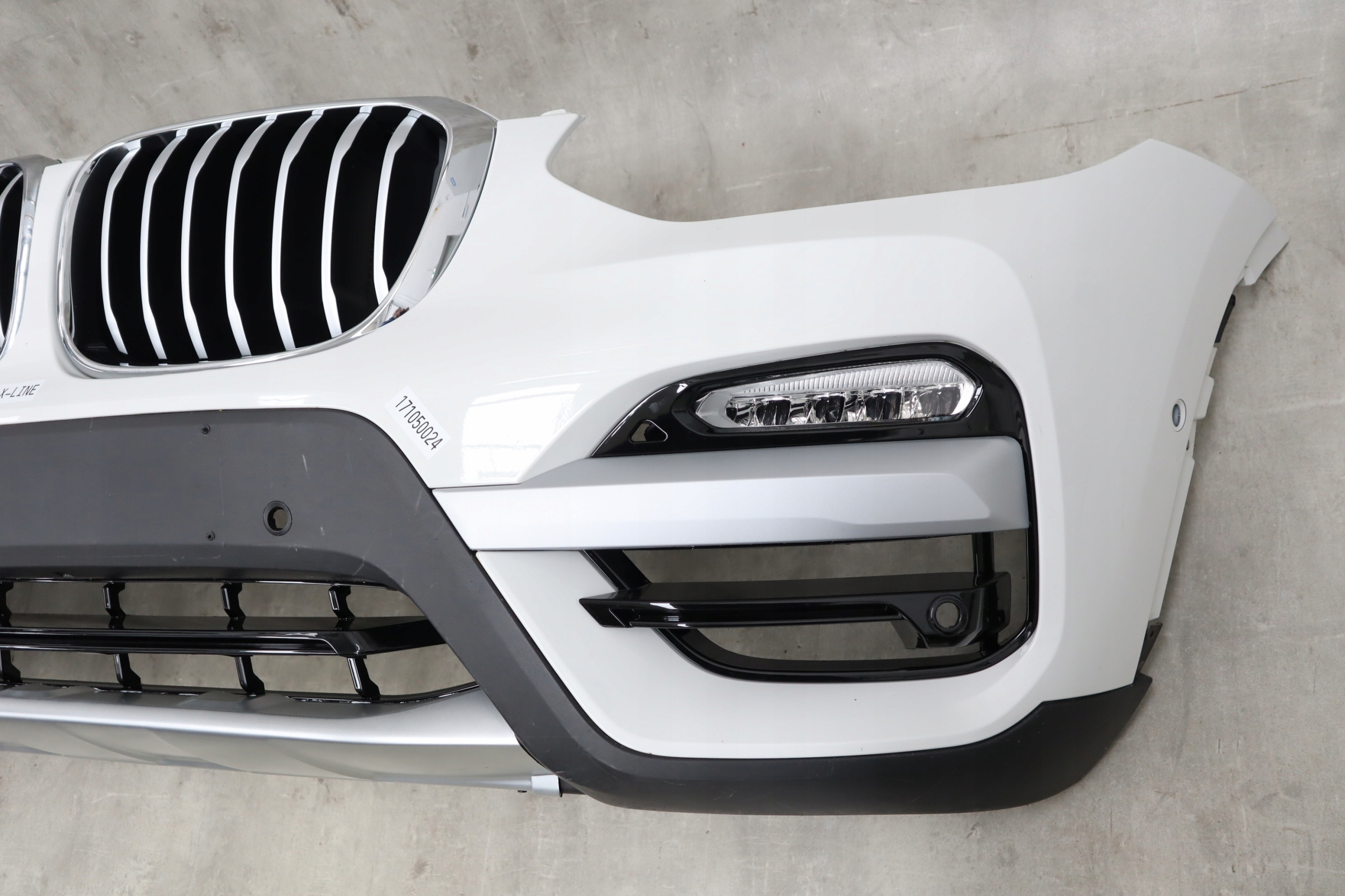 ZDERZAK BMW X3 G01 X LINE HALOGENY LED NA PDC PARK ASSIST Strona zabudowy przód