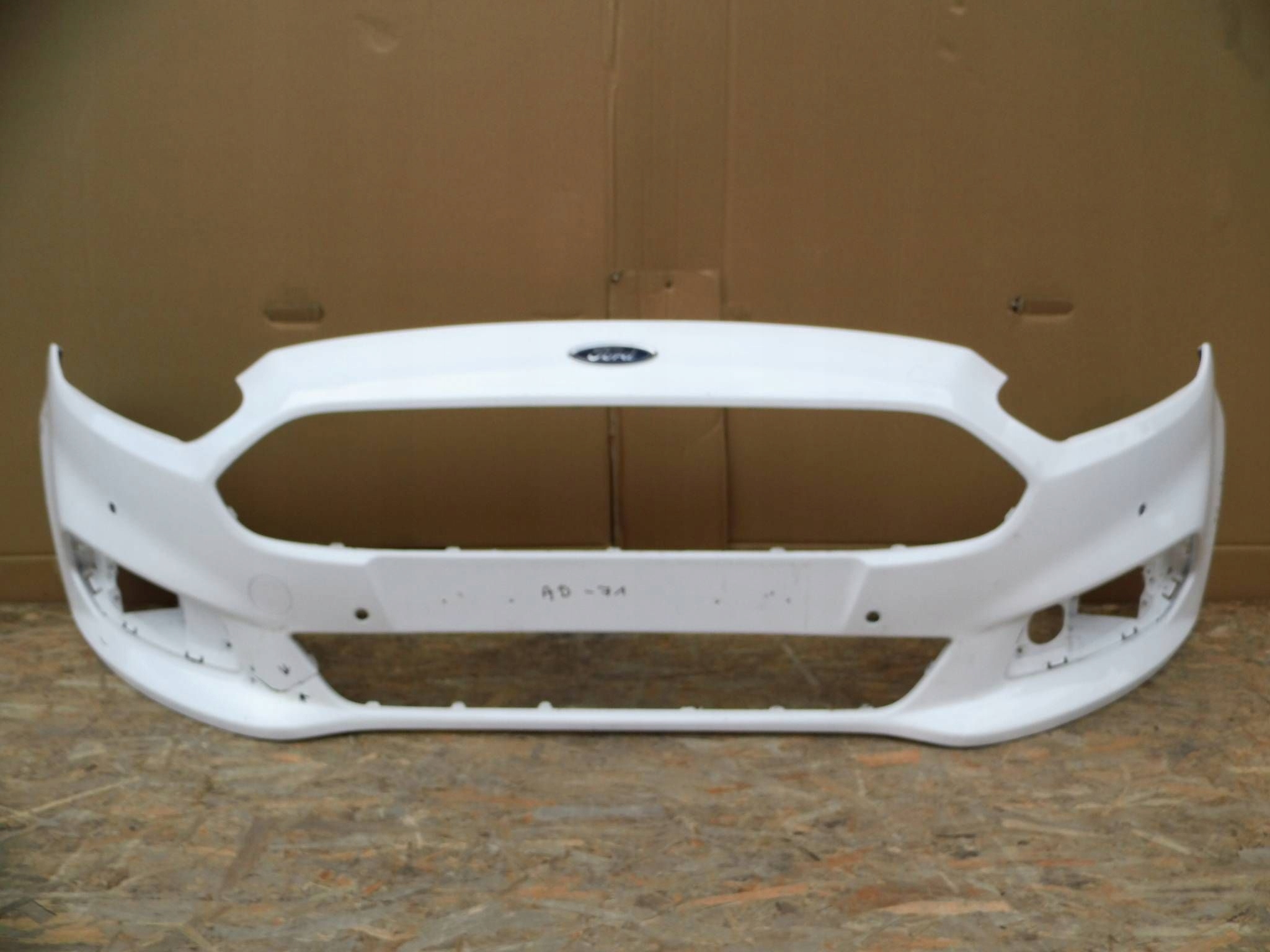 Ford S-MAX II MK2 2015-2019 nárazník předek přední