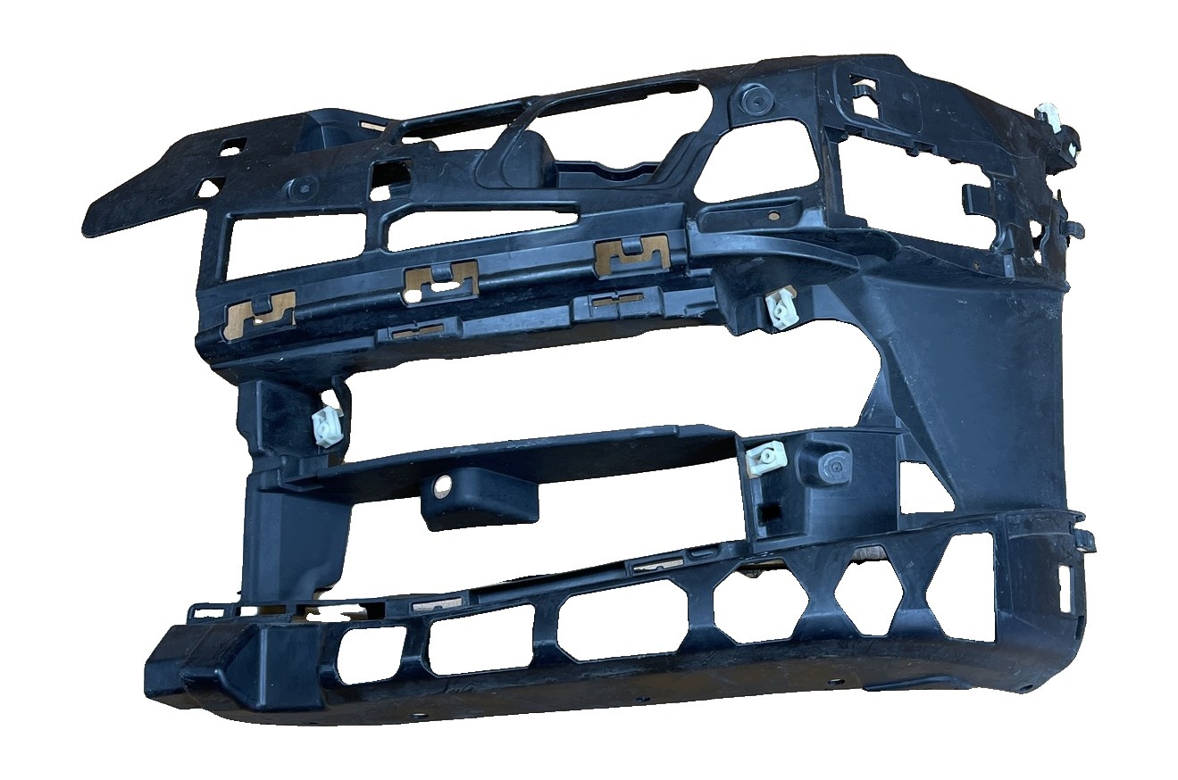 BMW 5 VII G30 G31 2017- support bracket holder of a bumper front left 7385345