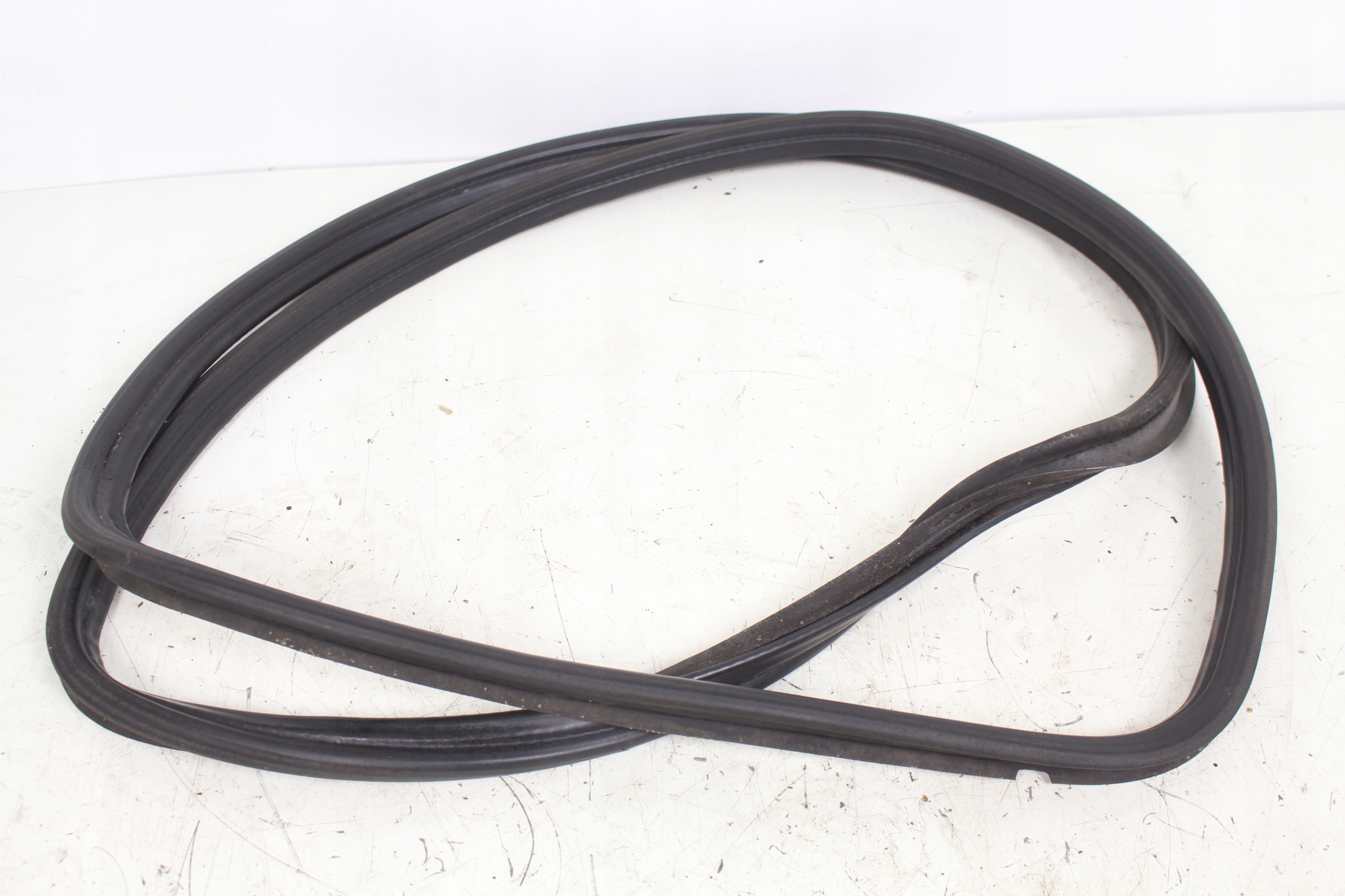 USZCZELKA KLAPY MERCEDES SL R129 W129 1990r.