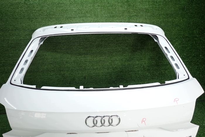 AUDI Q2 17- Heckklappe heck