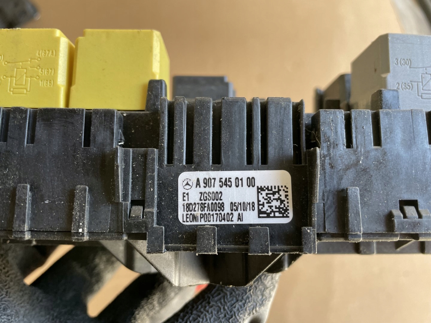 SKRZYNKA BEZPIECZNIKÓW SPRINTER 907 910 Typ samochodu Samochody dostawcze