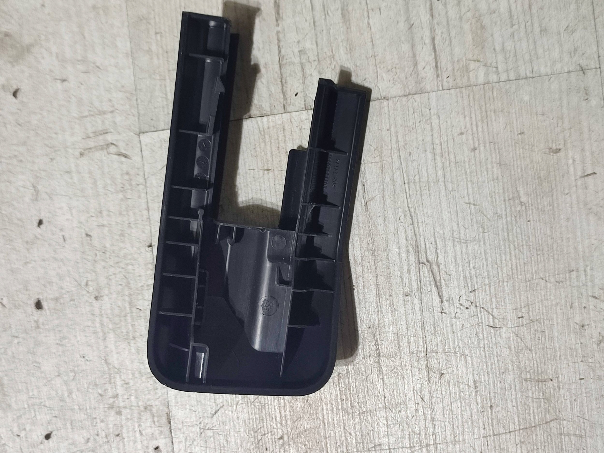 Mercedes-Benz GLA W156 2015 front left cover szyn seat driver´s