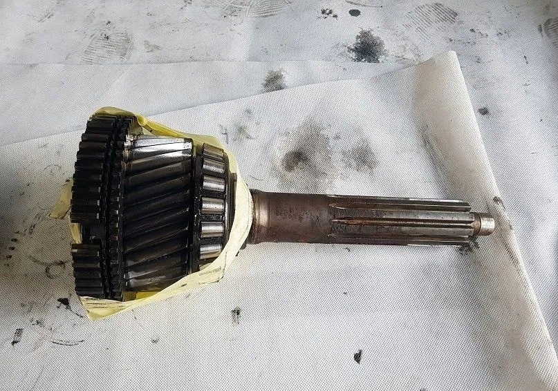 ВАЛ СЦЕПЛЕНИЯ КОРОБКИ ПЕРЕДАЧ ZF MANUAL DAF 105 XF