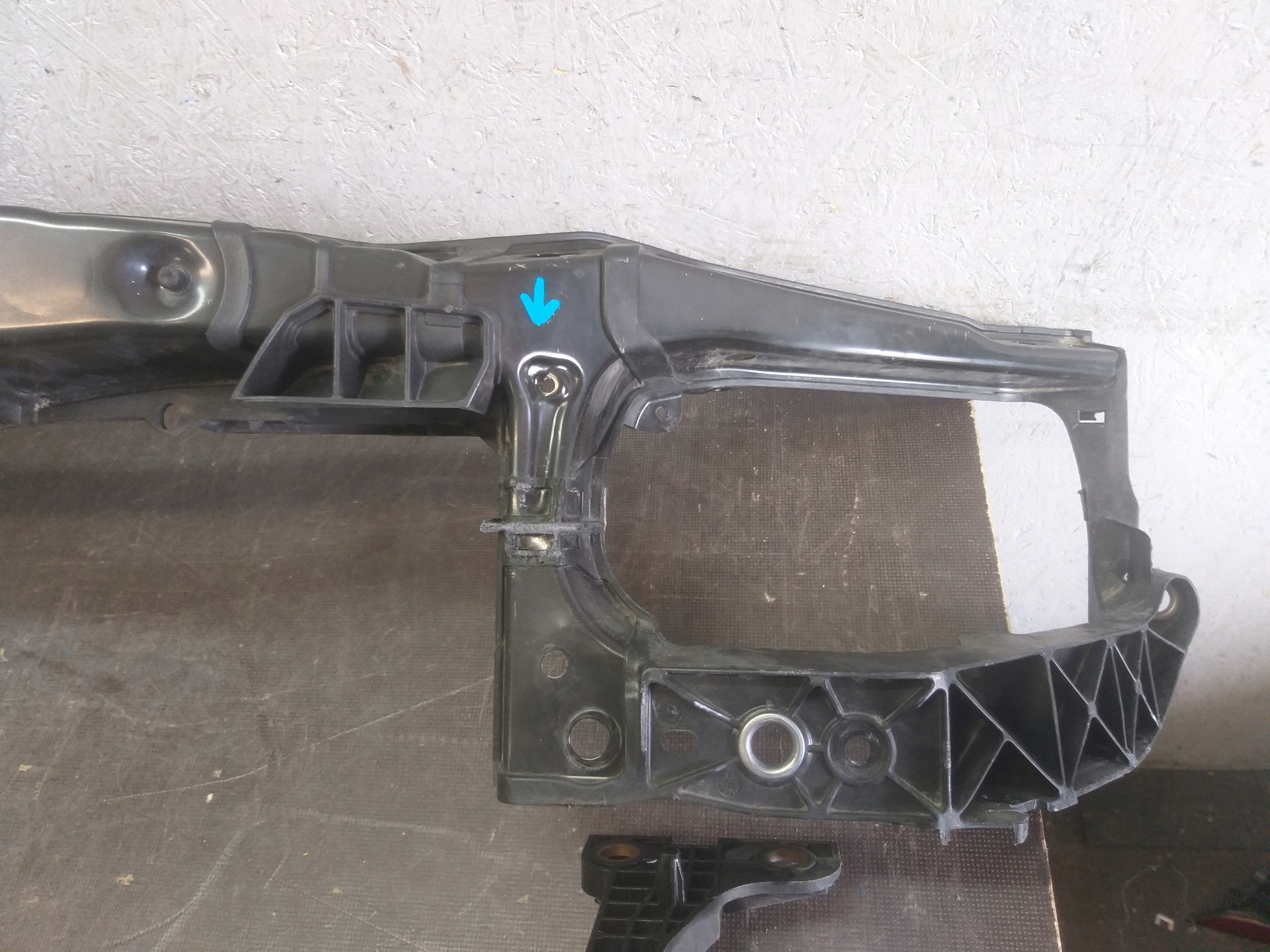 SCHLOSSTRÄGER OPEL CORSA D 13191106