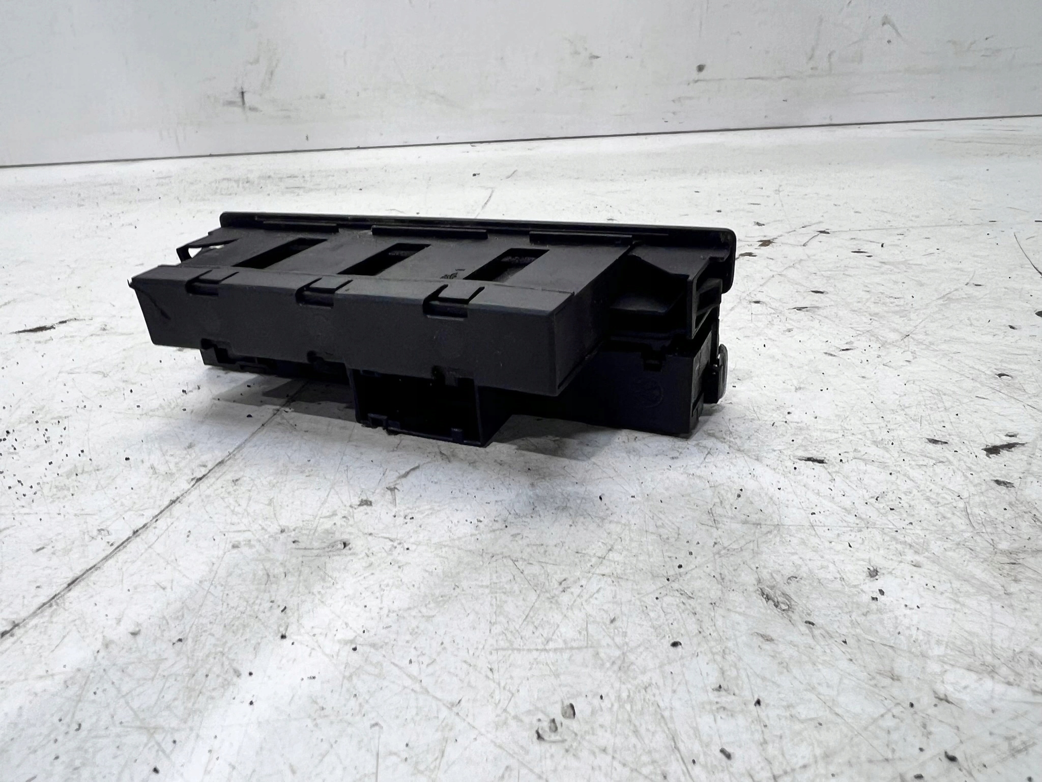 PANEL PRZYCISKOW ESP VW TIGUAN 5N1927132A