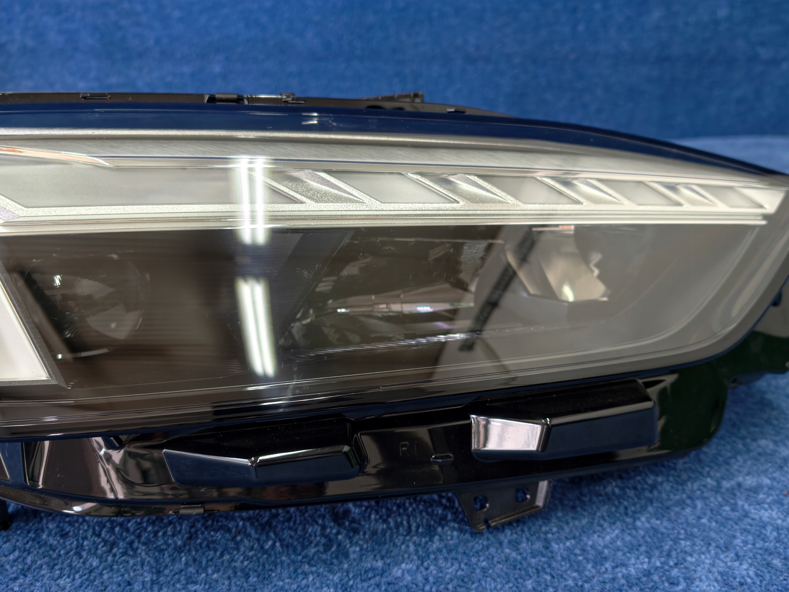 AUDI A5 B9 LIFT light right REFLEKTOR right FULL LED MATRIX 8W6941040