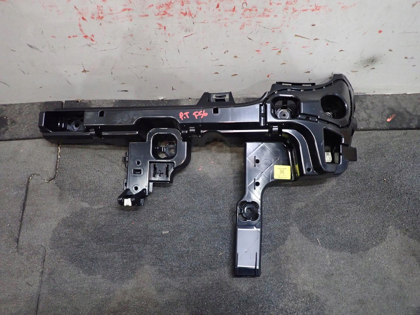 bumper bracket right rear part MINI COOPER F56 2014- 73202423