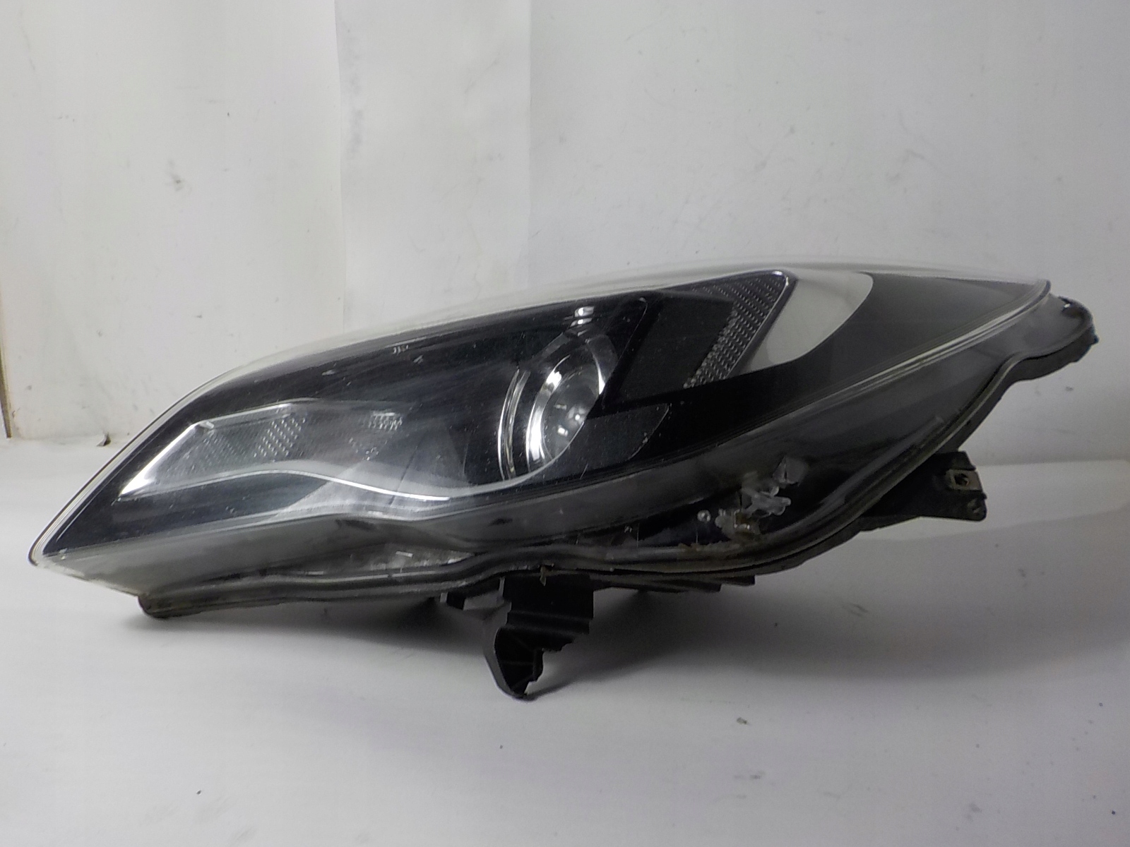 OPEL INSIGNIA A LIFT light left front front UK