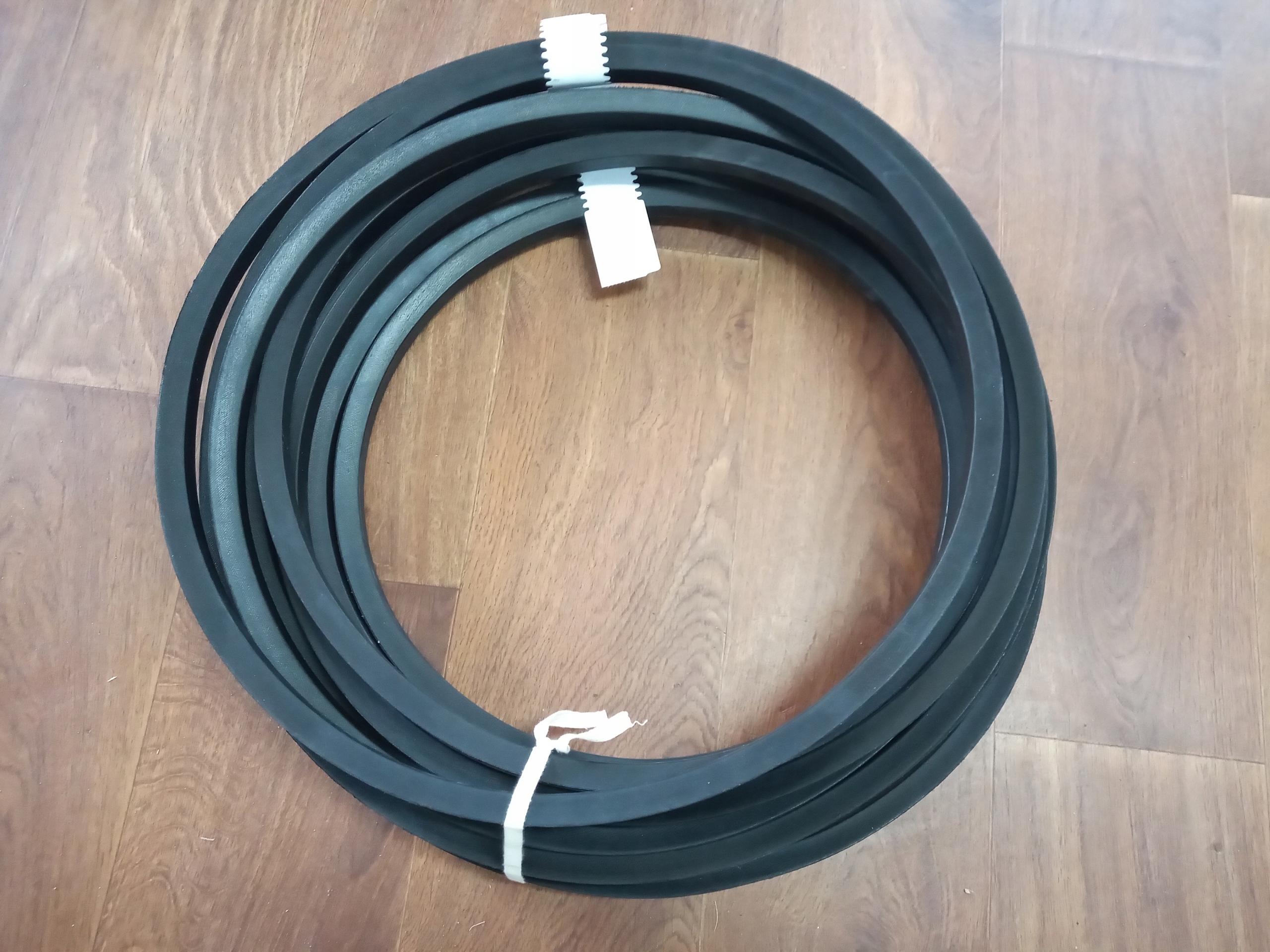 CLAAS Pas klinowy napędu rozdrabniacza 549055