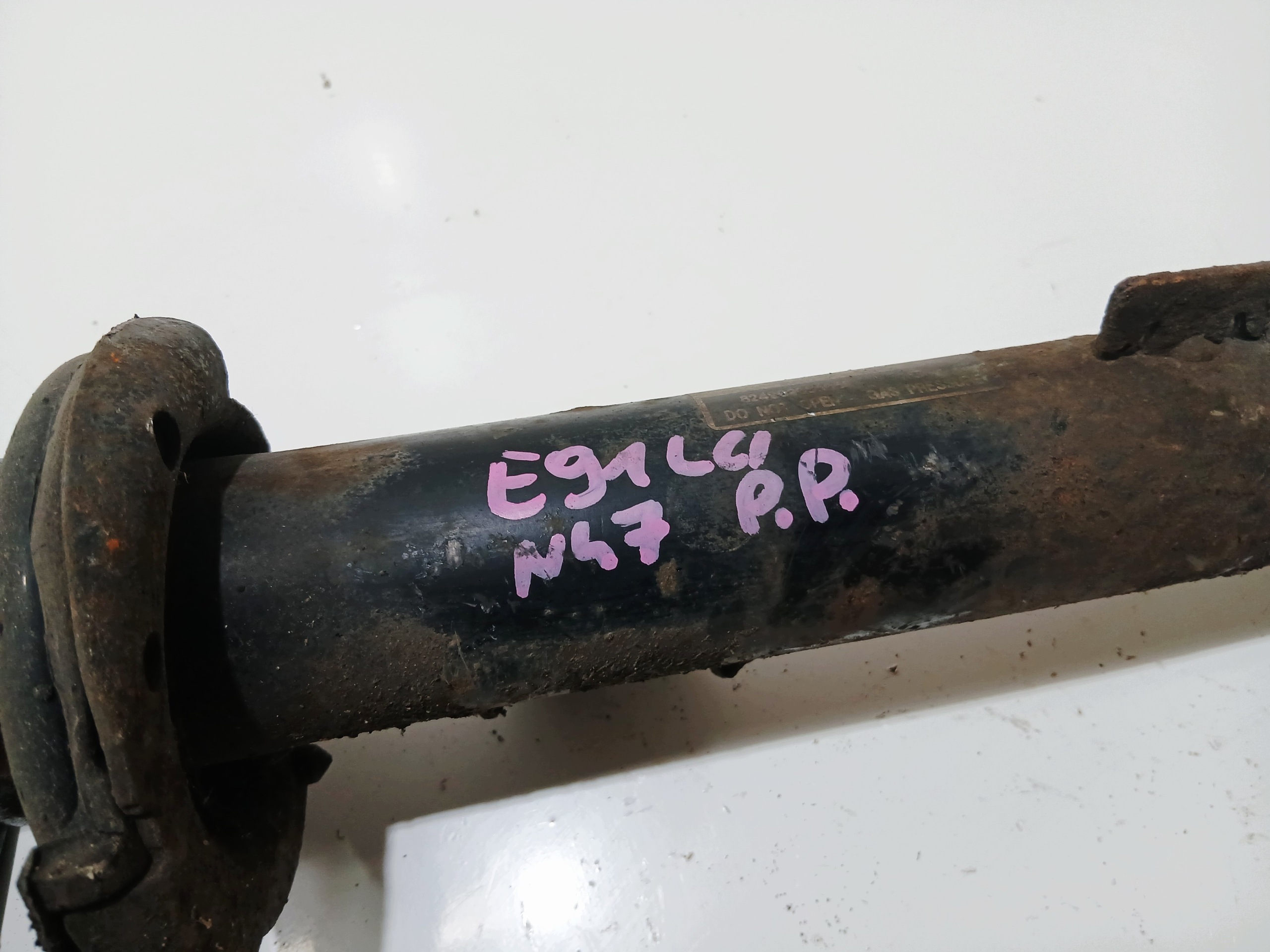 shock absorber left right front BMW E90 E91 N47 6786015 (0005904) KOMPLET