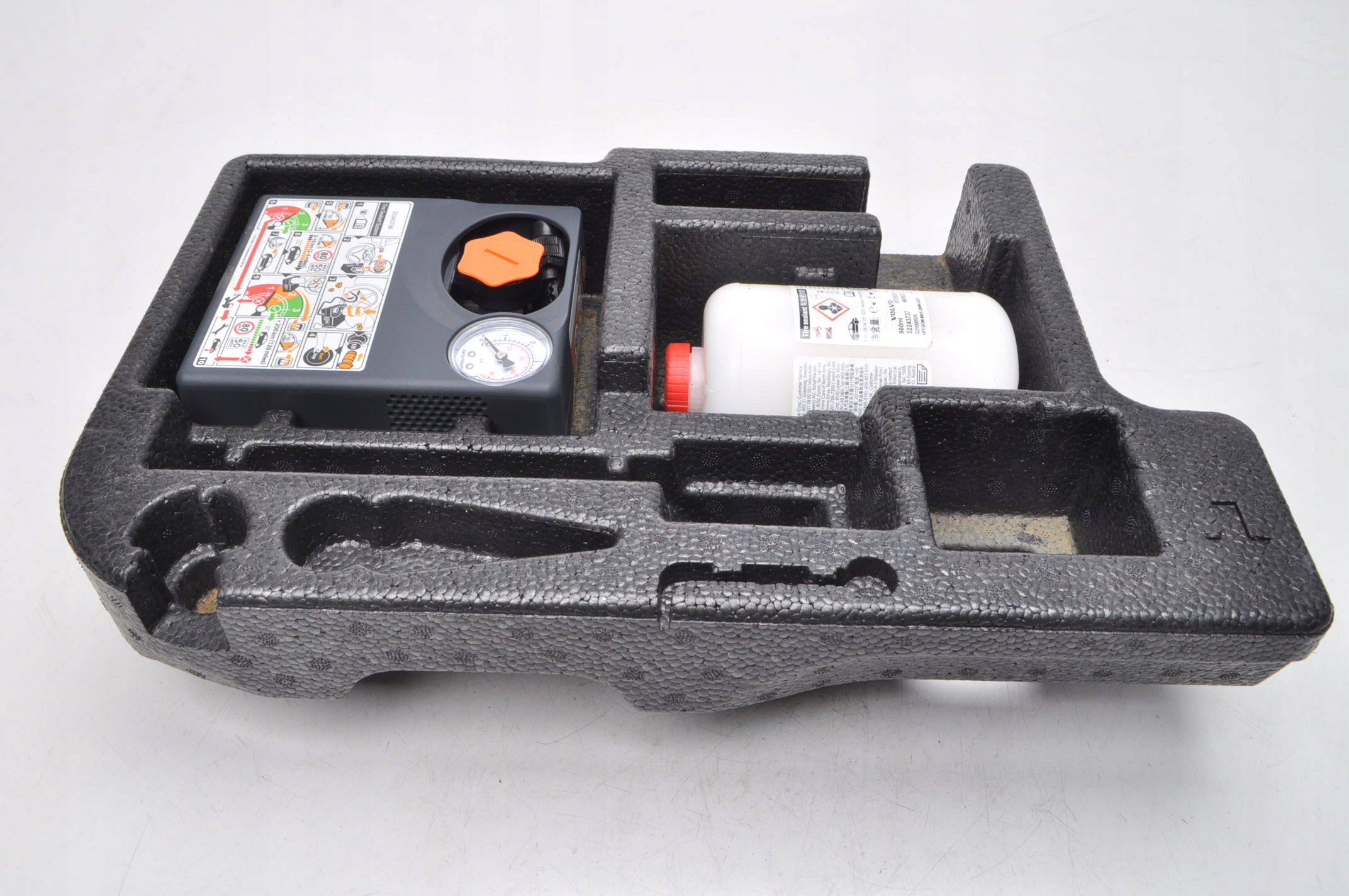 volvo V90 II компрессор для колес 31680048 вклад