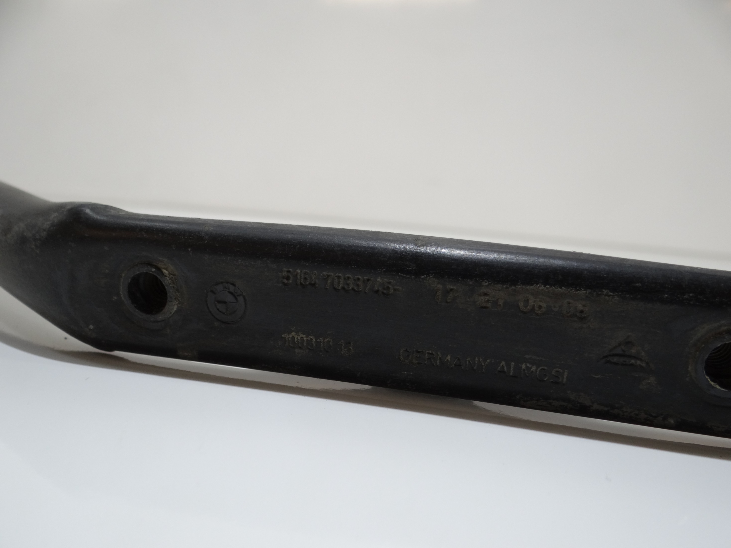 brace wall support of the front BMW E60 E61 7033745 (4647745)