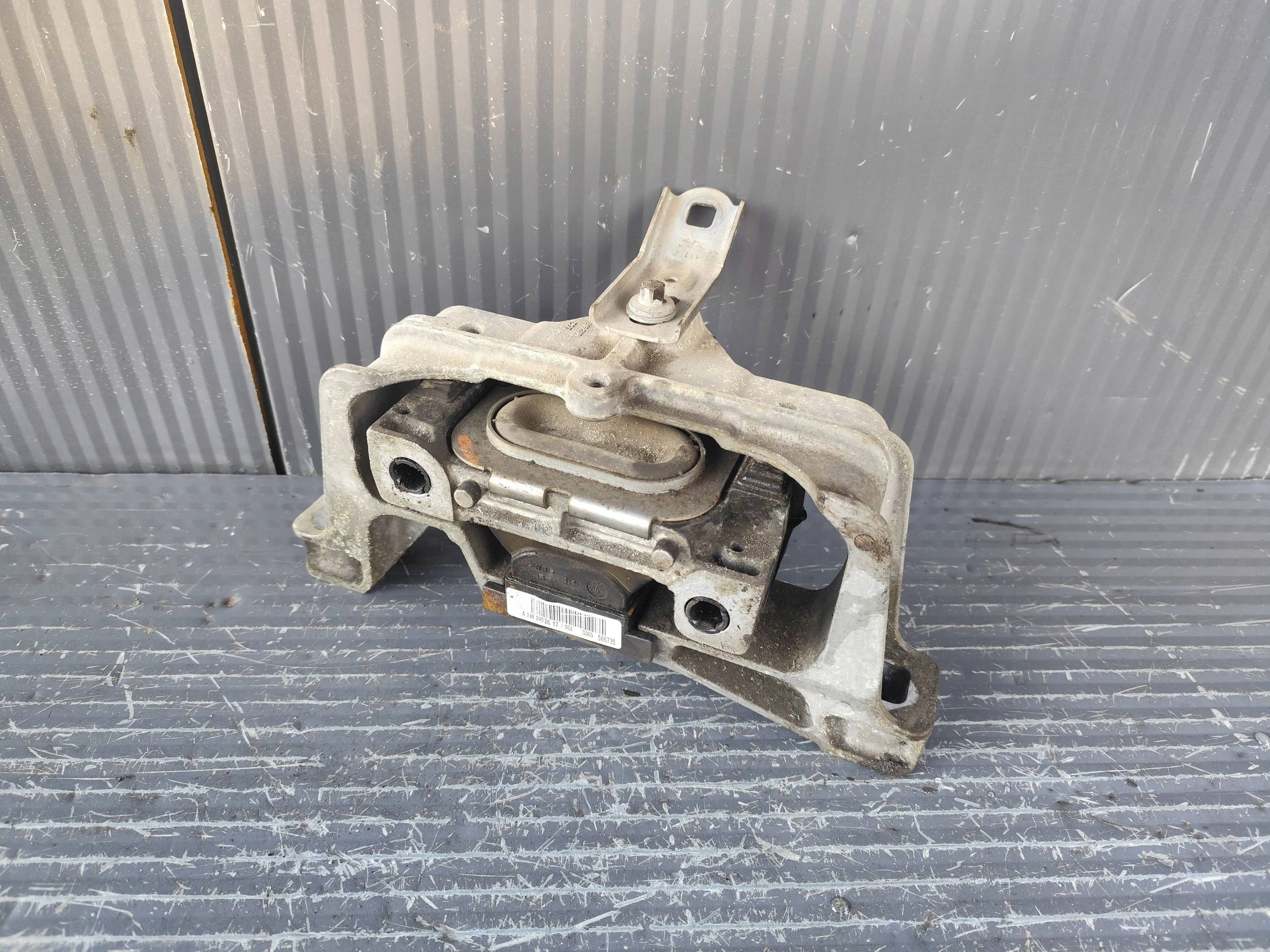 MERCEDES CLA W117 engine mount A2462402617