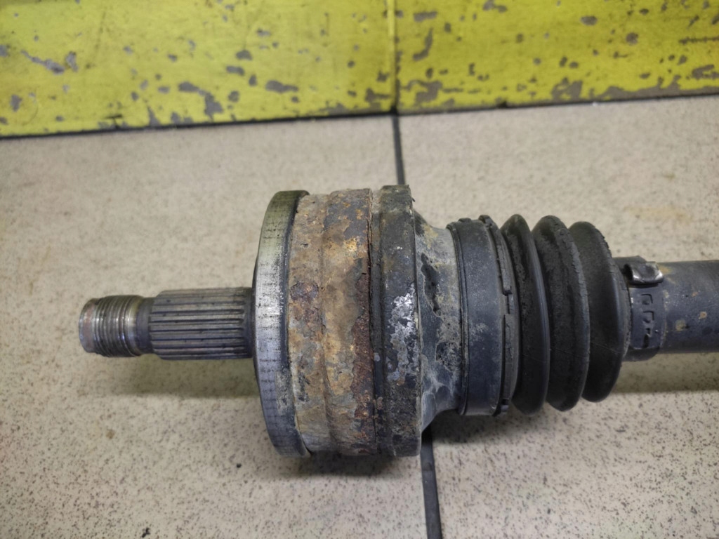 MERCEDES W203 2.0 semi-axis left