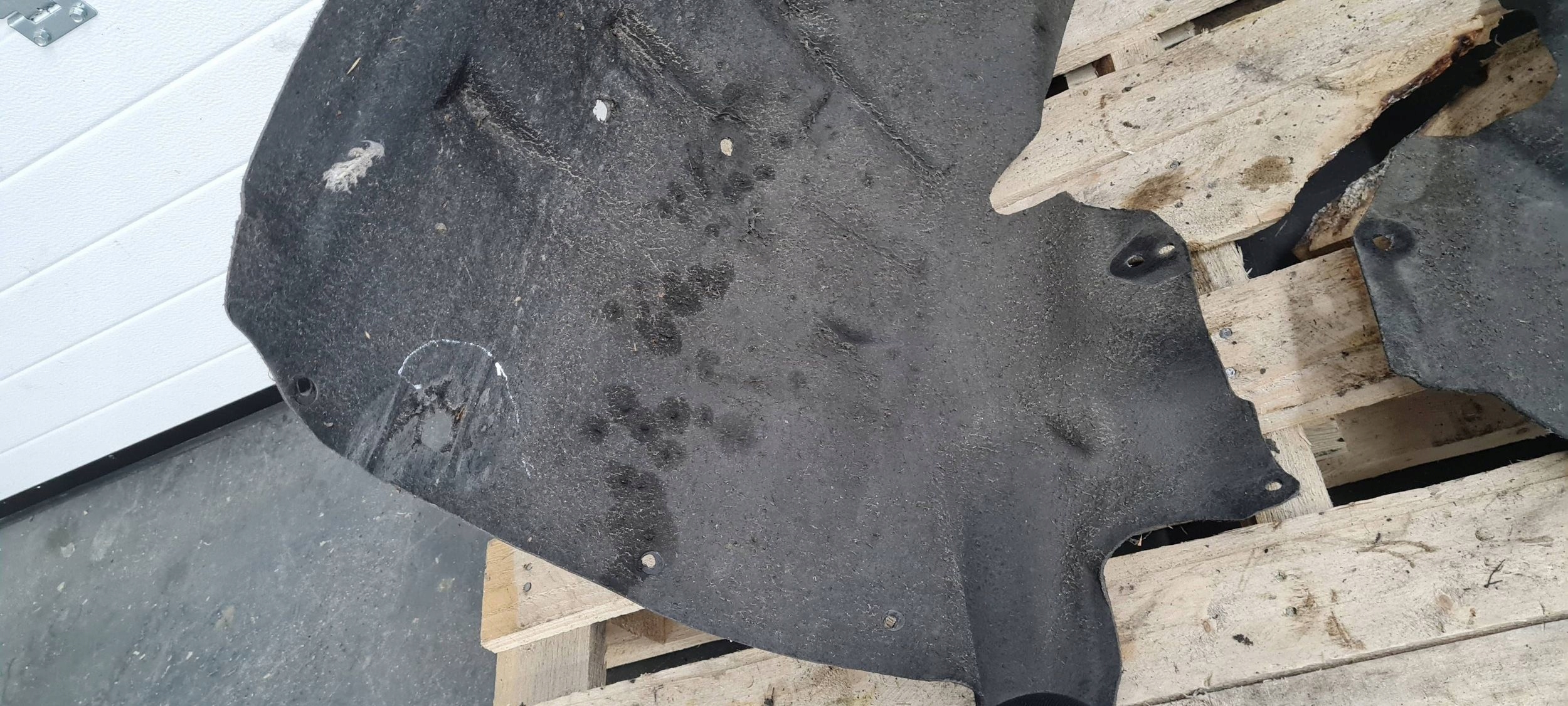 A5 8T LIFT mudguard left left front front MATERIAL 8T0821171M