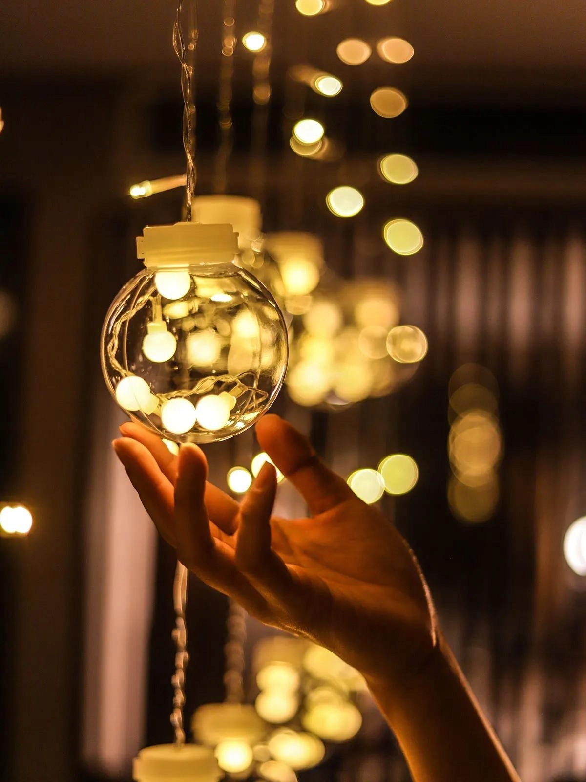 KURTYNA ŚWIETLNA LED GIRLANDA KULE LAMPKI BALLS OŚWIETLENIE DEKORACYJNE Marka Zolta