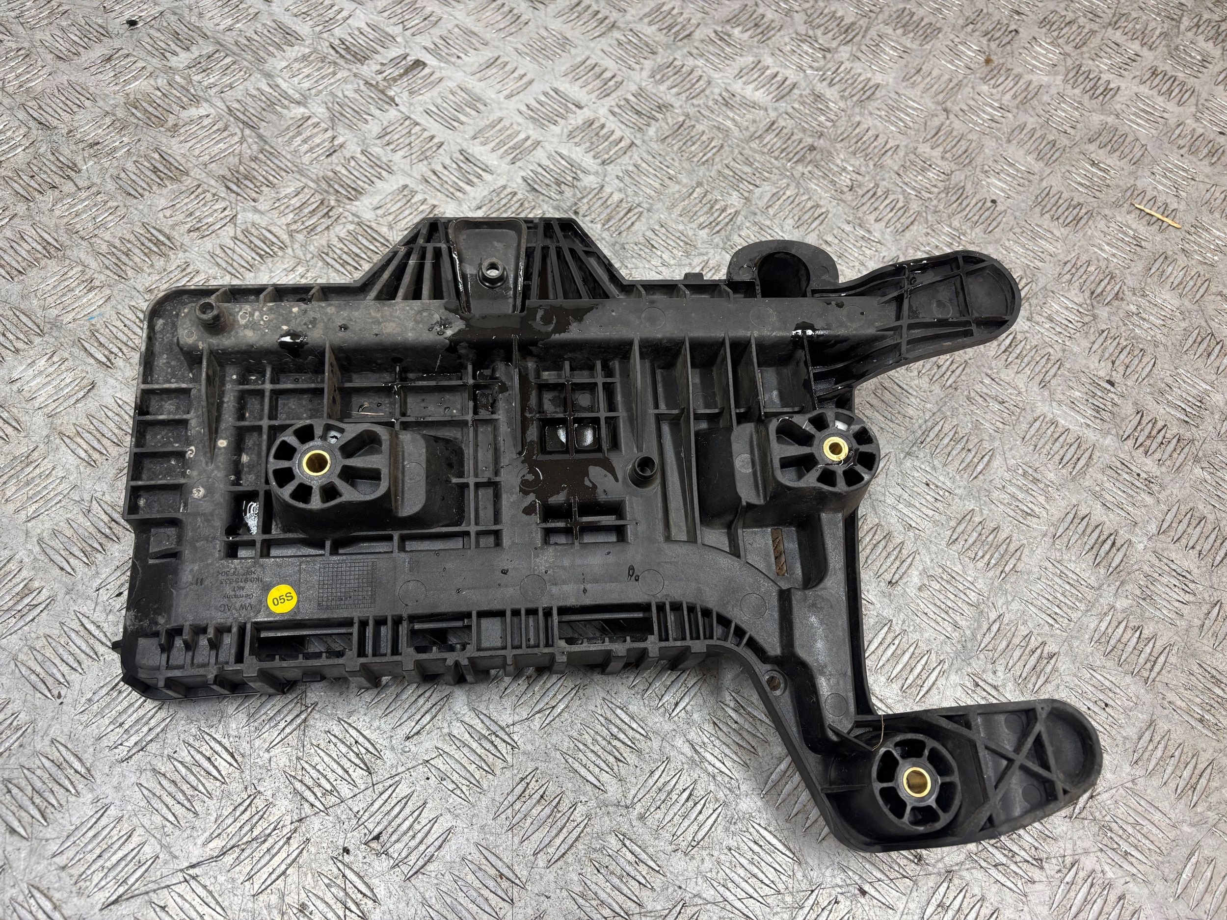 držač akumulatora VW GOLF VI 1K0915333