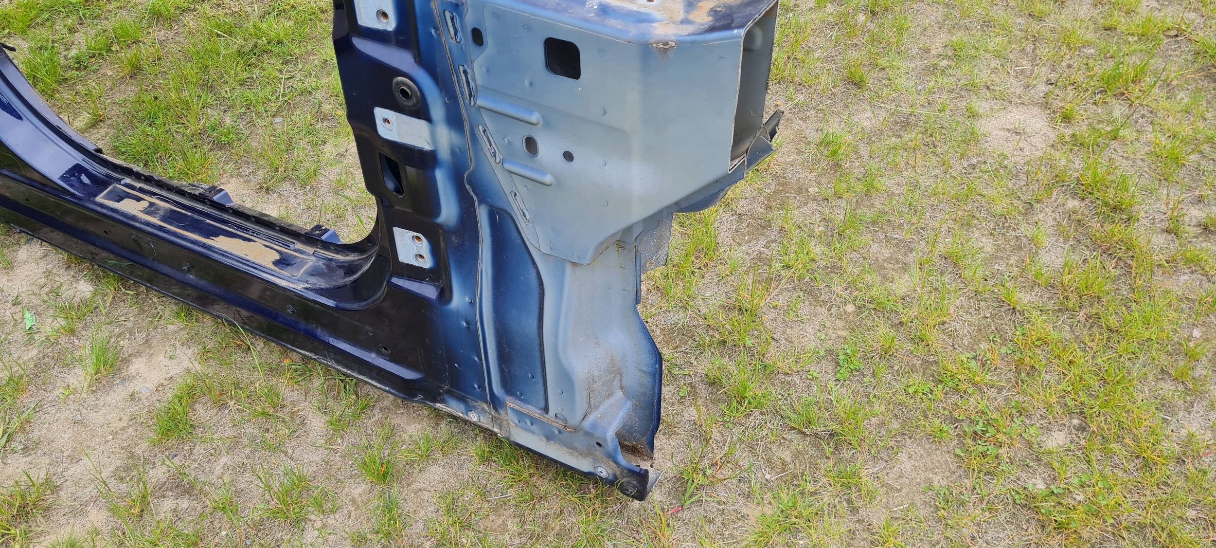 Maserati Quattroporte VI side of the threshold threshold pillar right front