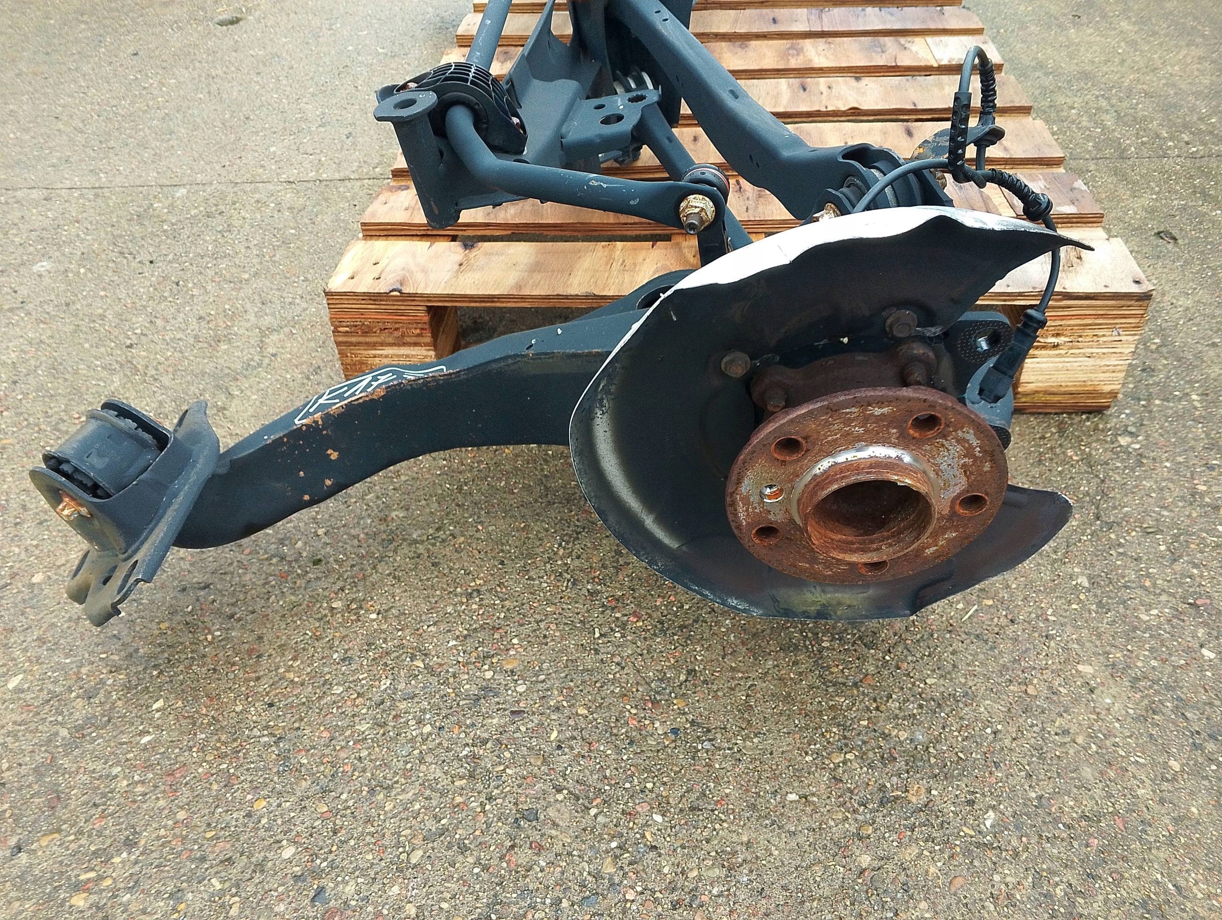 BMW 2 F45 Achsträger hinten (K177)