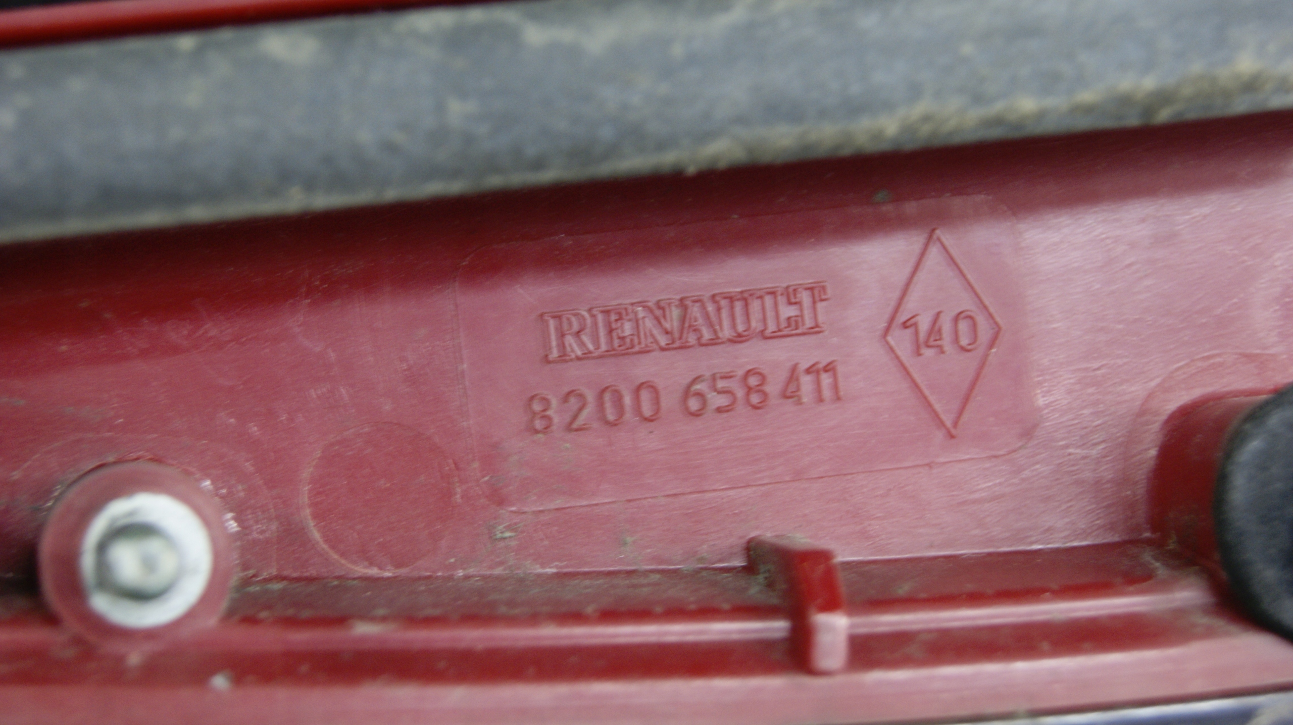 light left rear LIFT RENAULT MODUS 8200658411