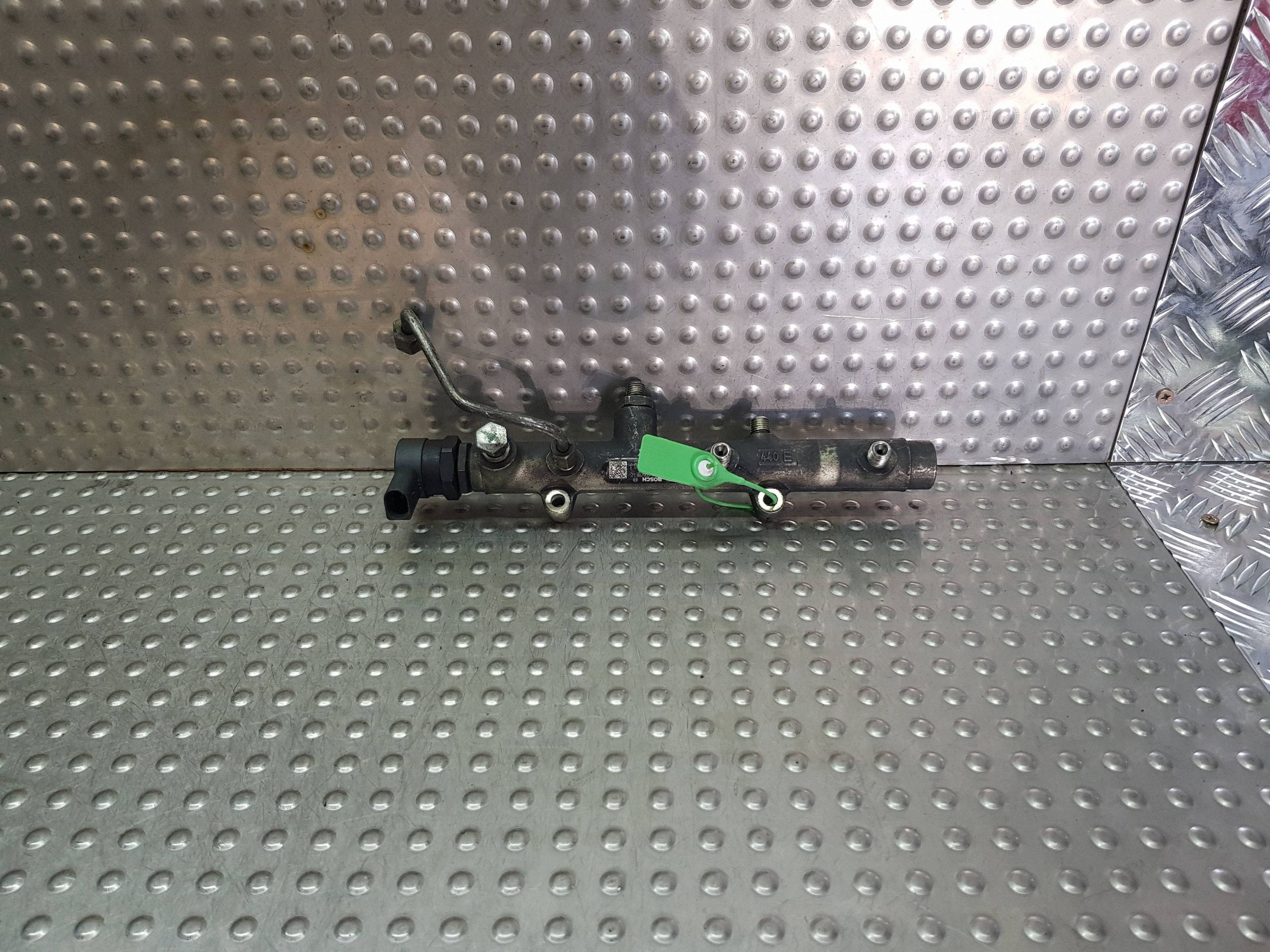 kraftstoffverteiler einspritzleiste rechts sensor 059130090J AUDI A4 B7 A6 C6 A8 D3 3.0 TDI
