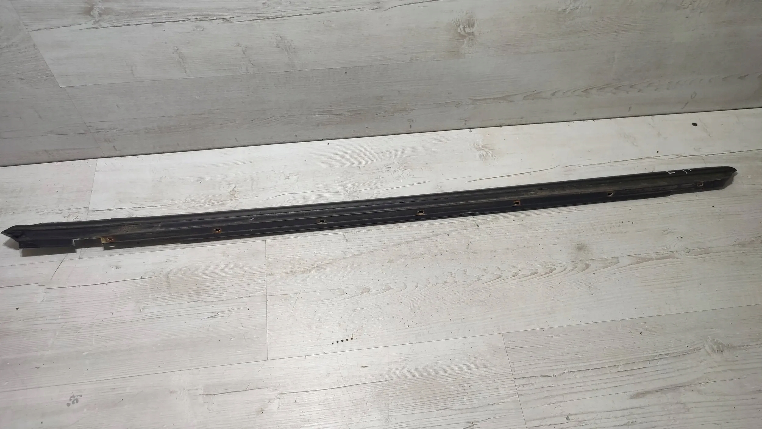 Audi TT 8J 13r 2.0tdi front side left moulding dust