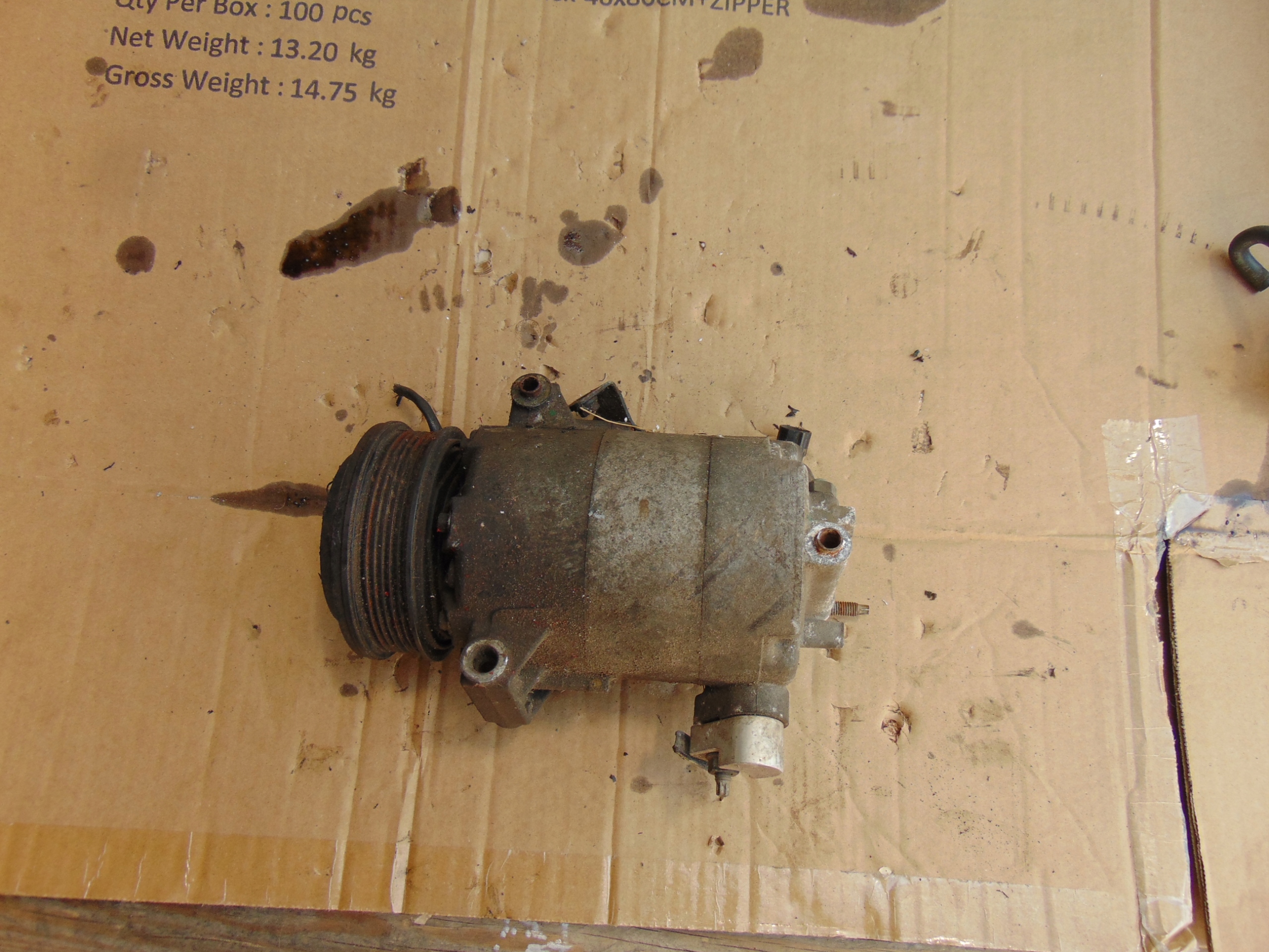 Ford OE C1B1-19D629-AE Компрессор кондиционера,