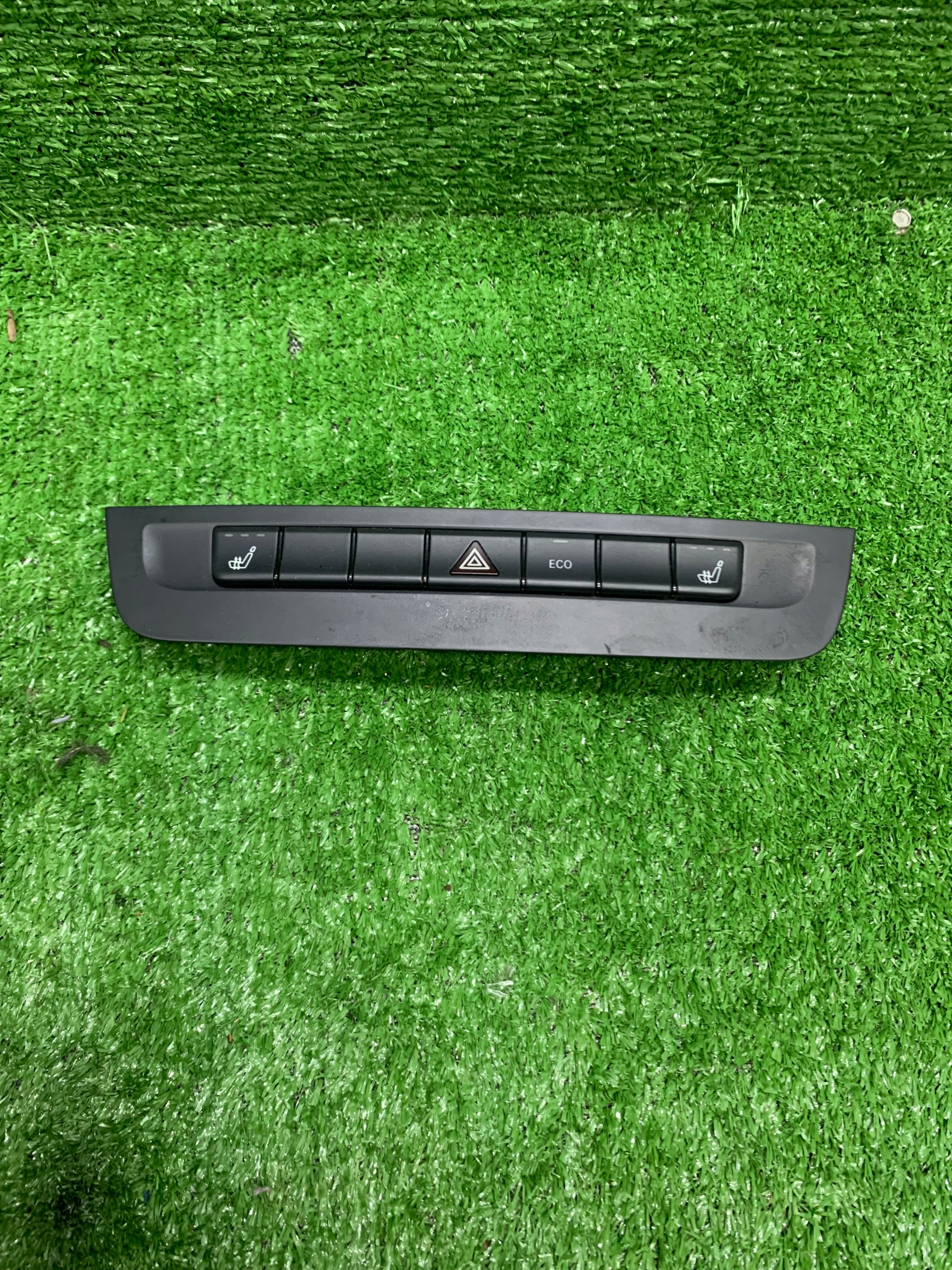 Przełącznik panel awaryjnych Mercedes A2469051301