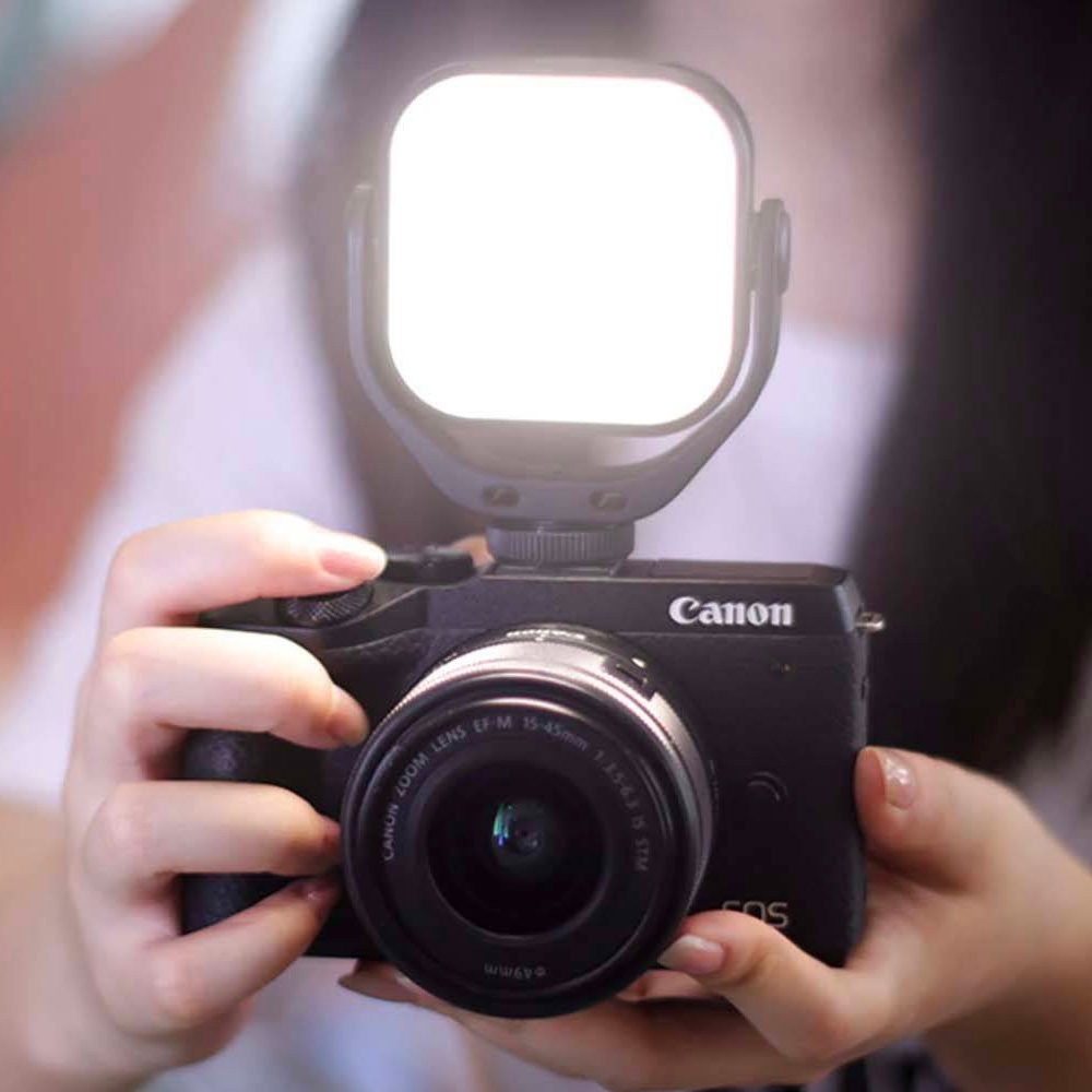 Lampa diodowa LED Ulanzi VL66 Mini obrotowa 360 Źródło światła LED