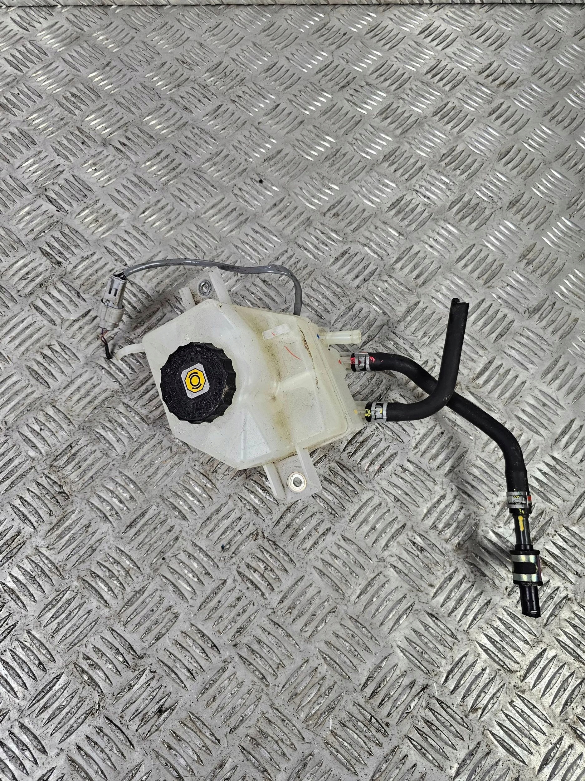 lexus RX 450H 2020 бачок тормозной жидкости