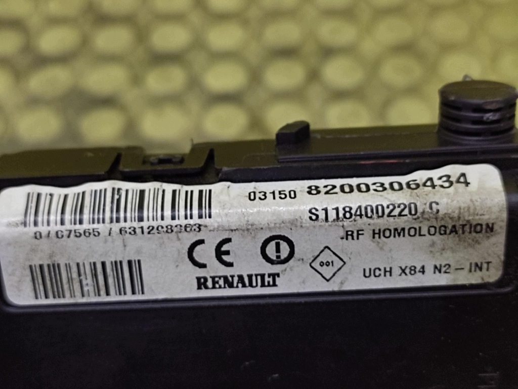RENAULT SCENIC II module UCH 8200306434