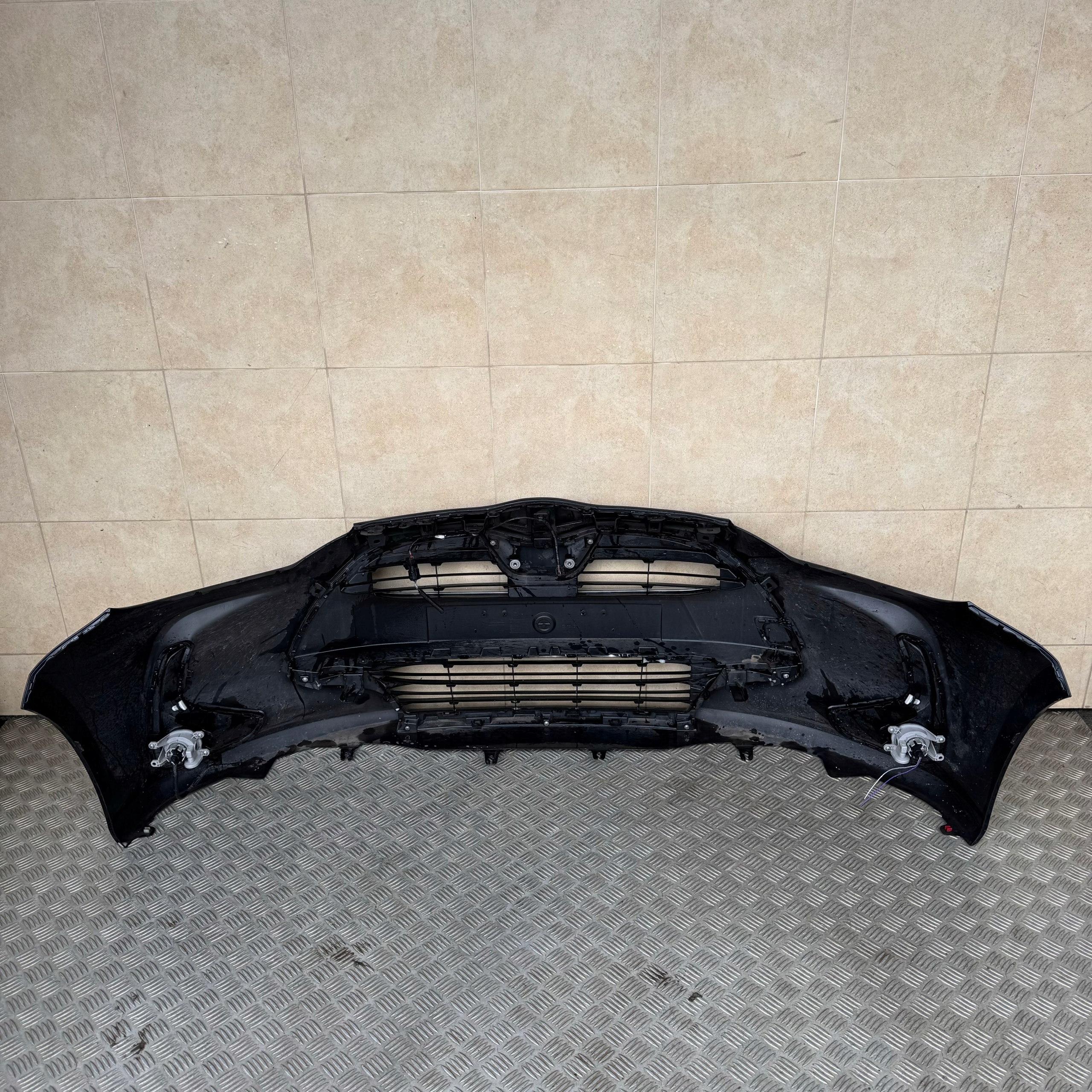 front bumper complete TOYOTA YARIS IV 2020 ROK