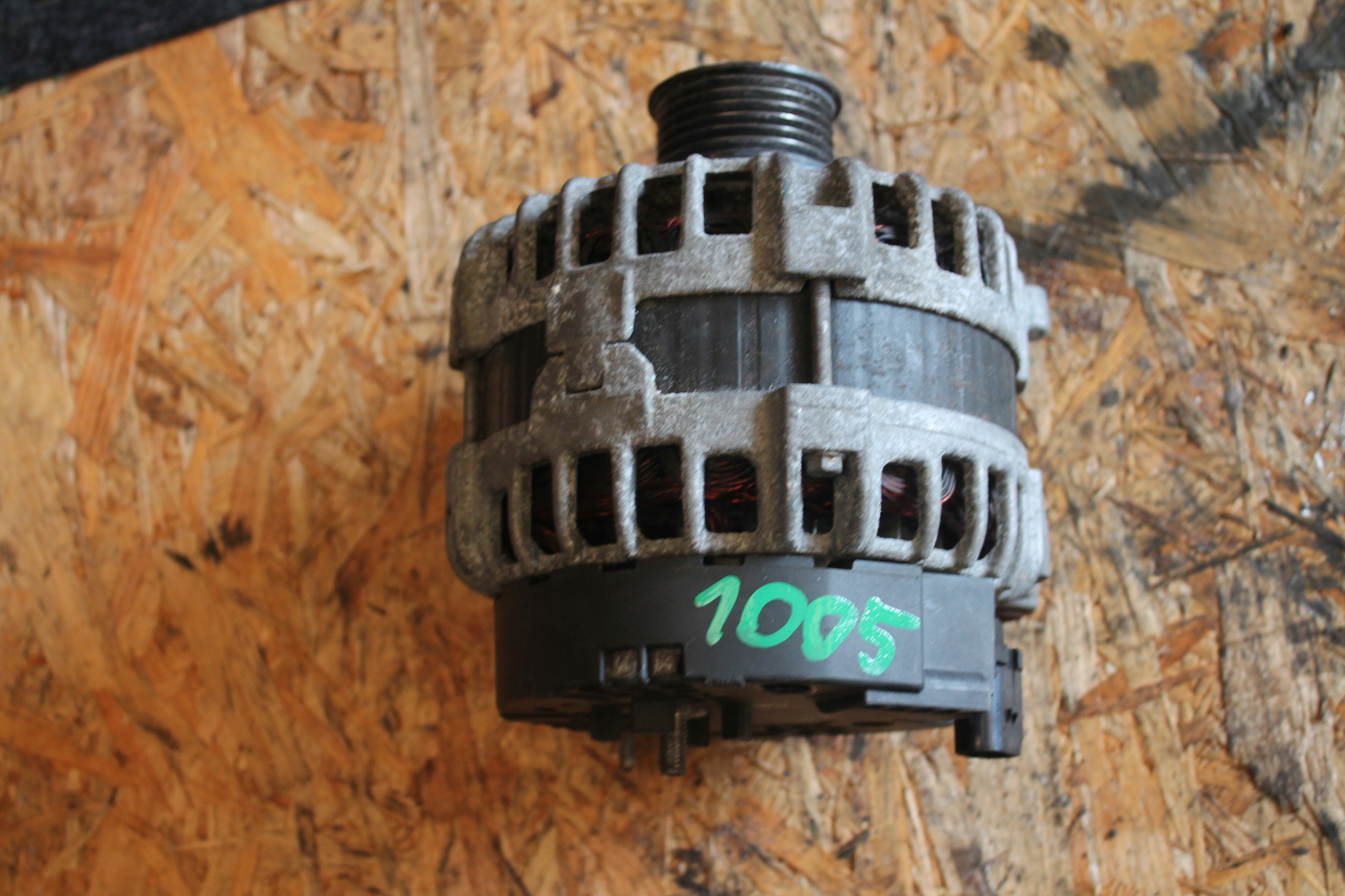 1005. ALTERNATOR VW T6 04L903023T
