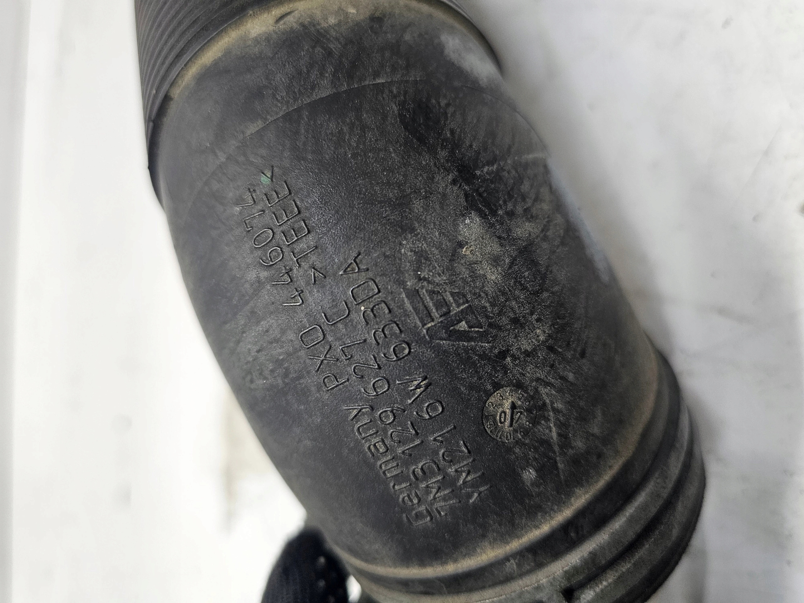pipe air hose VW SHARAN 1.9 TDI 7M3129627C