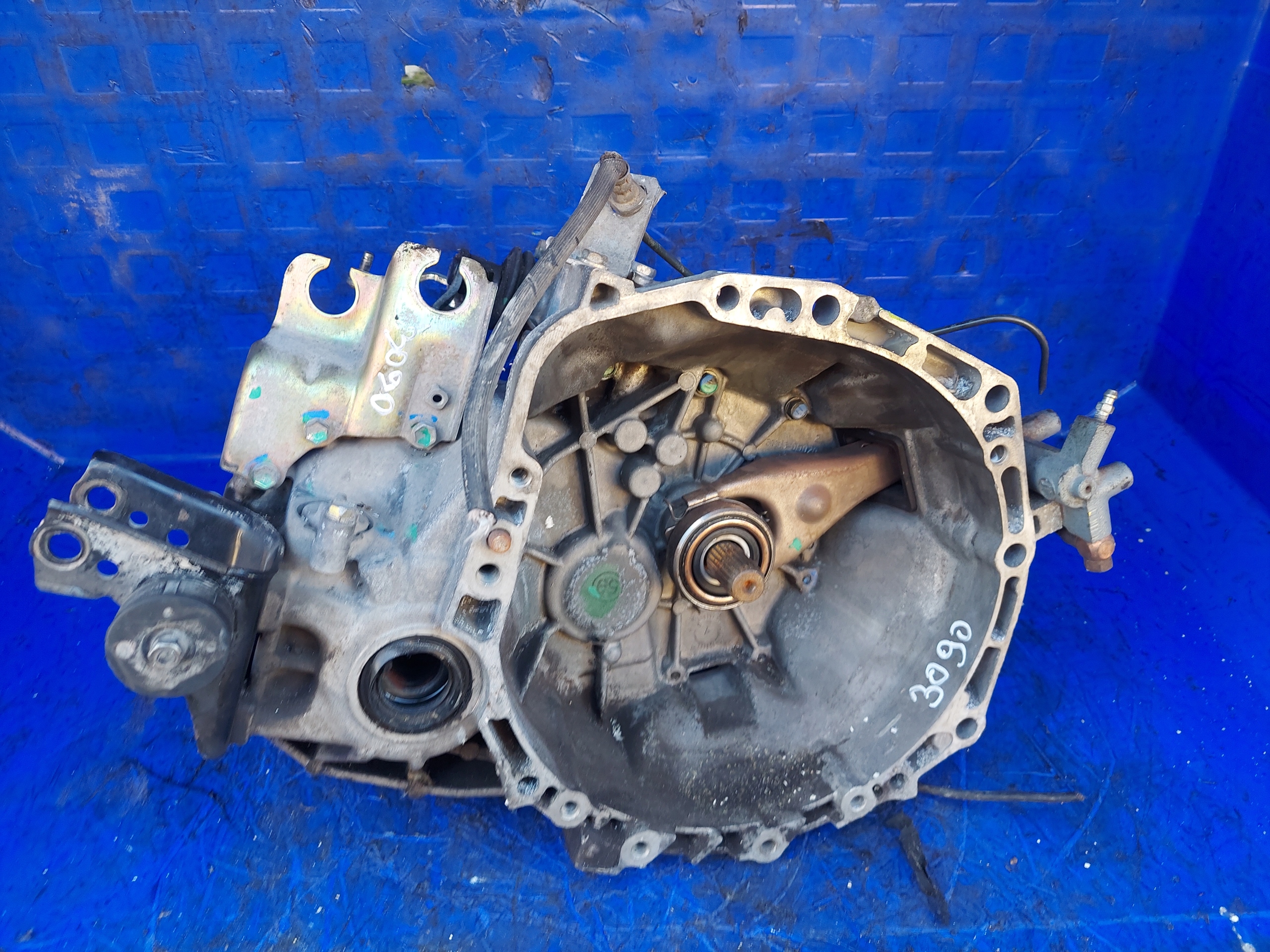 Getriebe YARIS II 1.3 B 311150D020 Benzin