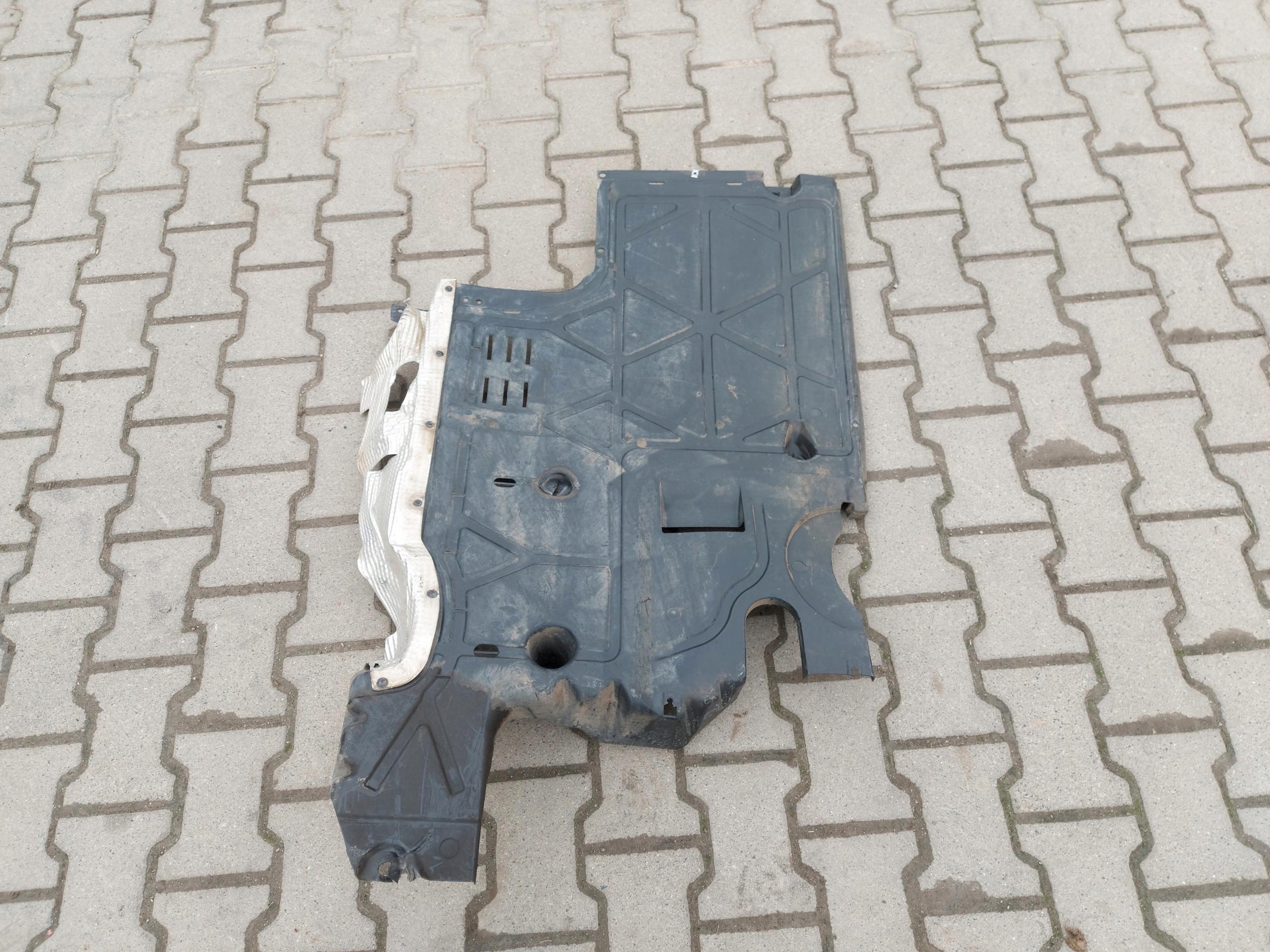 VW Multivan 7T0 T7 2023 abdeckung Blende Abdeckung Unterfahrschutz rechts oryg 7t0825202f