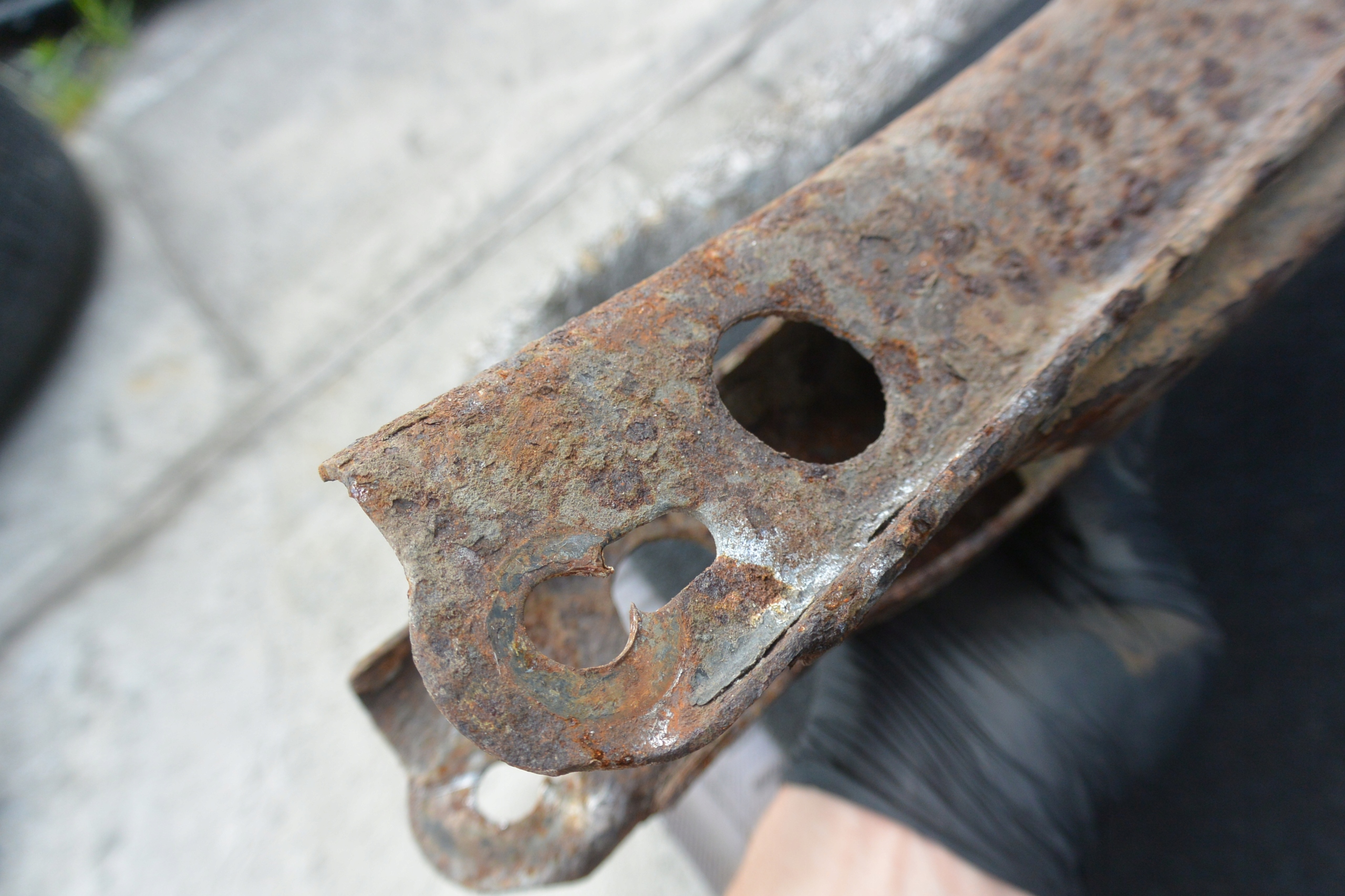 arm rear lower left right MERCEDES W211 E-KLASA