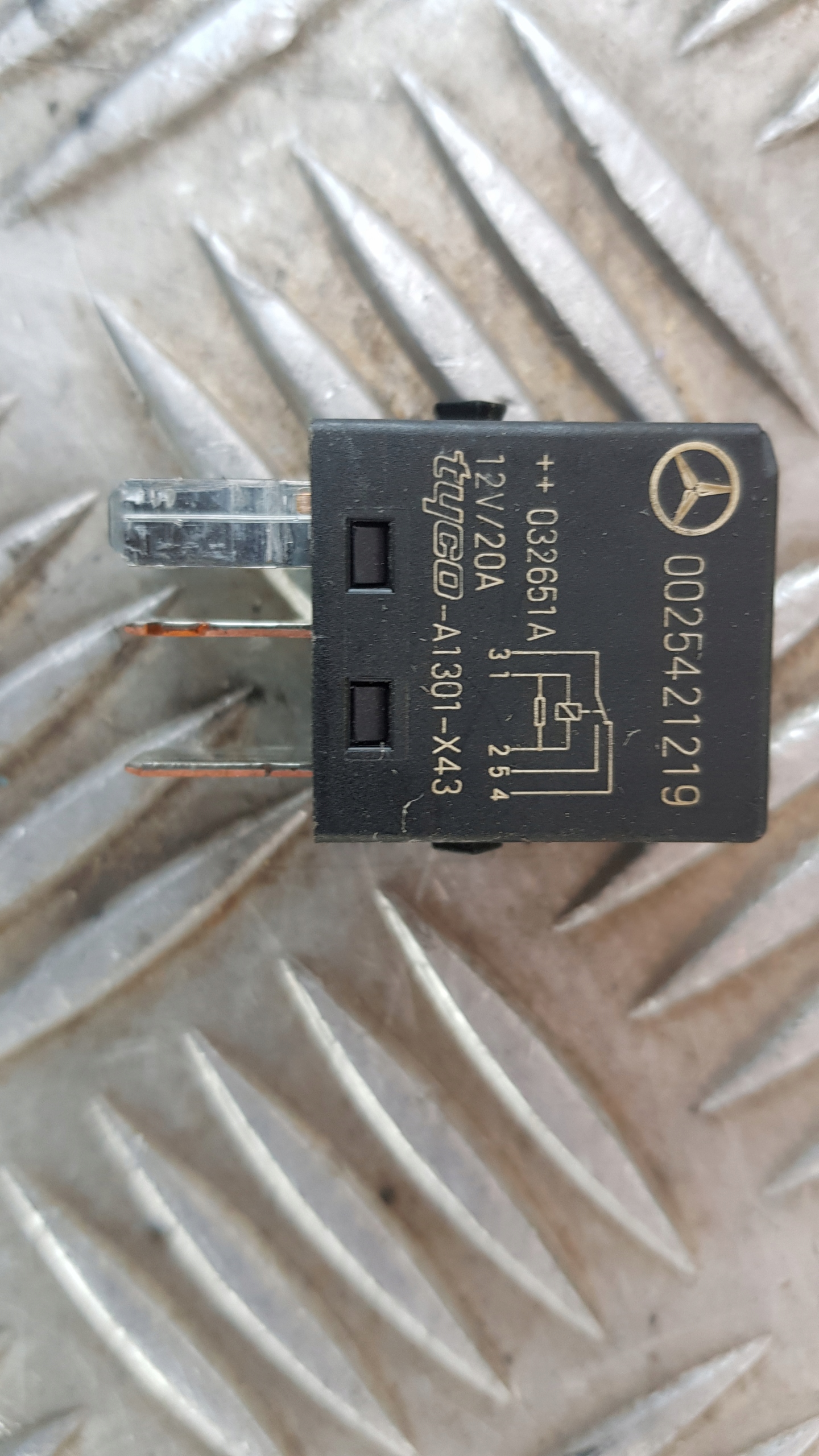 MERCEDES W220 W215 relay 0025421219
