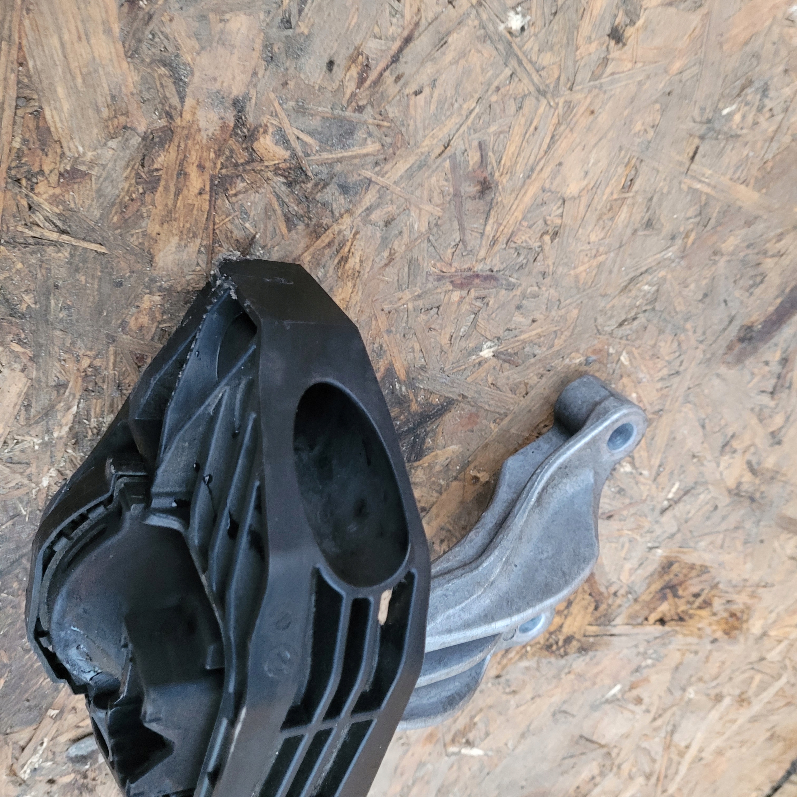 engine mount OPEL CORSA F 1.2 VTI