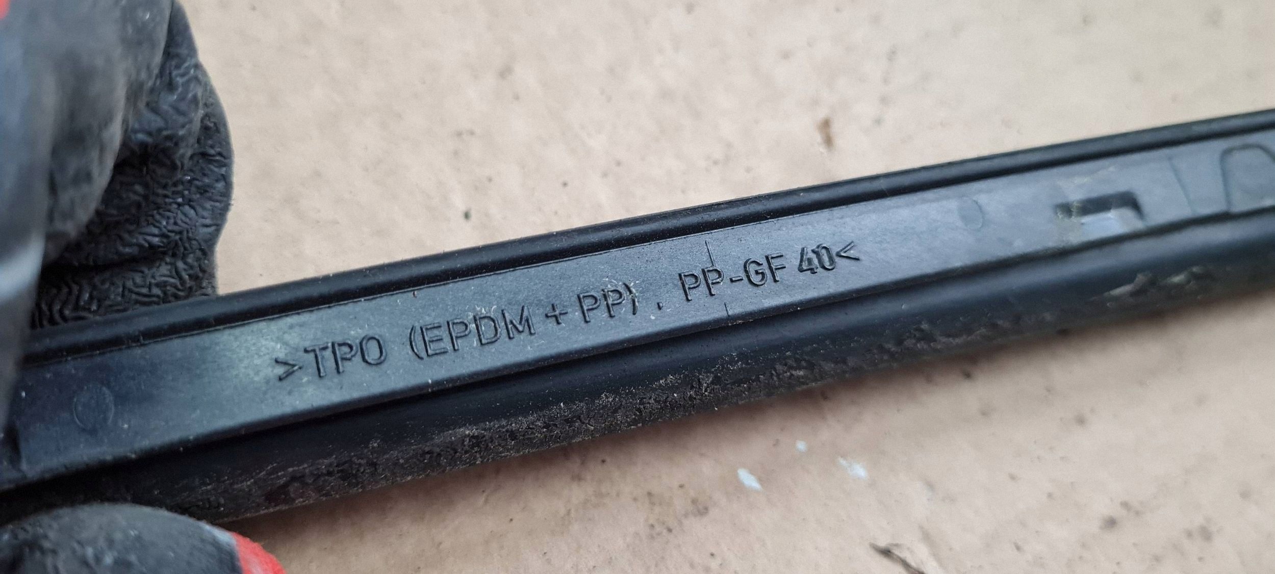 A5 8T LIFT S5 moulding cap windows CZOLOWEJ right front 8T0854328A