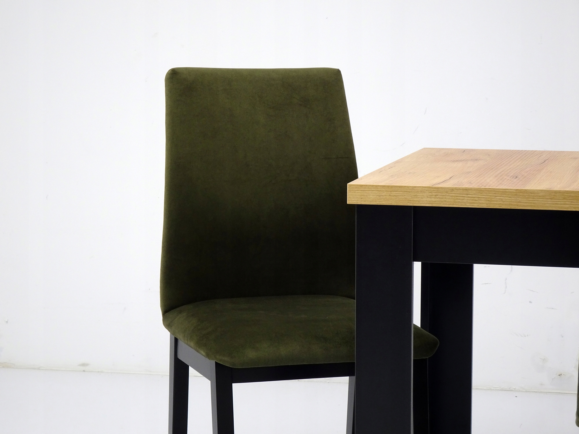 4 TAPICEROWANE krzesła Rozkładany stół 80x120/160 Grubość blatu 3.2 cm