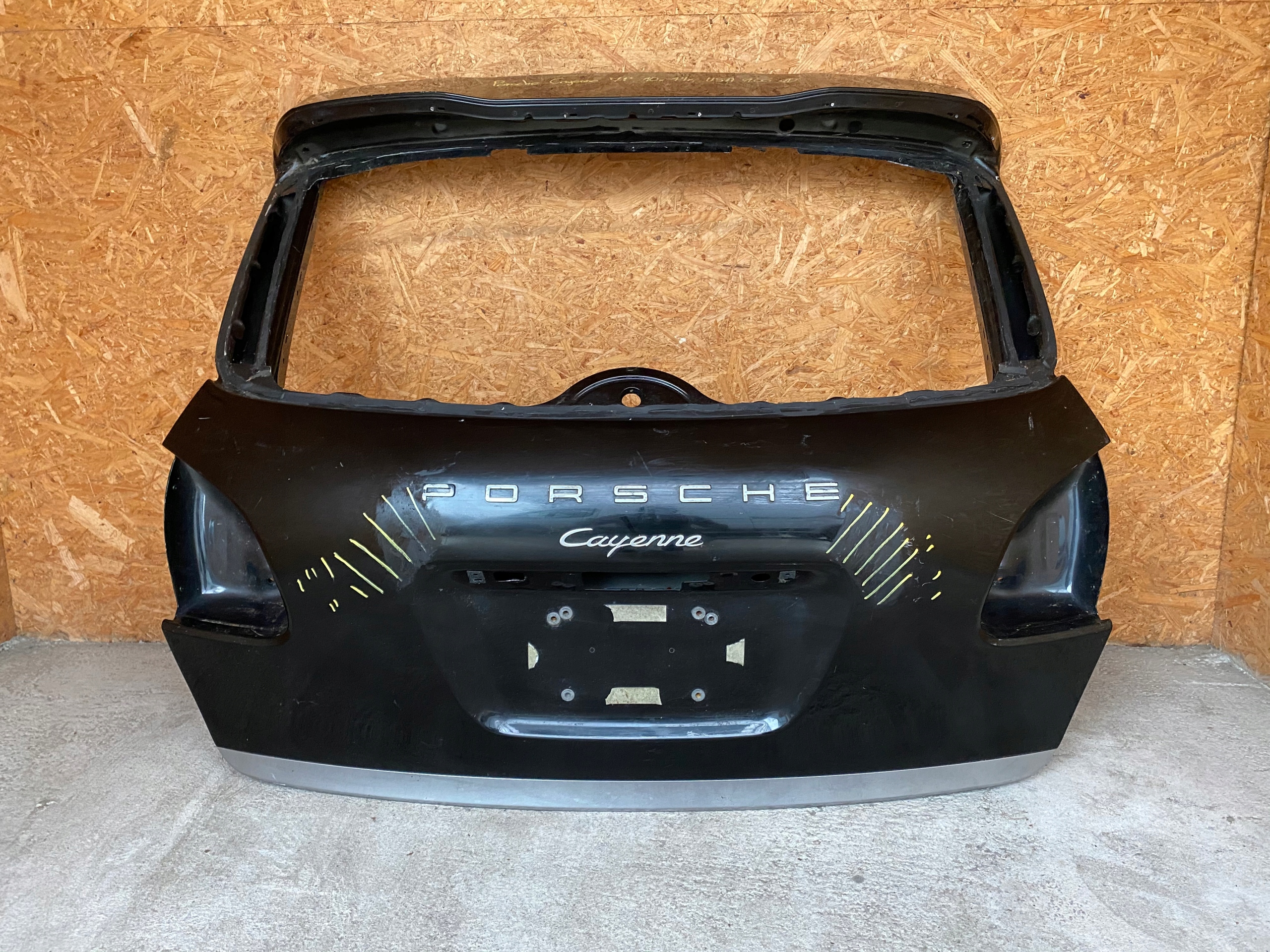 PORSCHE CAYENNE 7P USA 10-14r KLAPA BAGAŻNIKA TYŁ