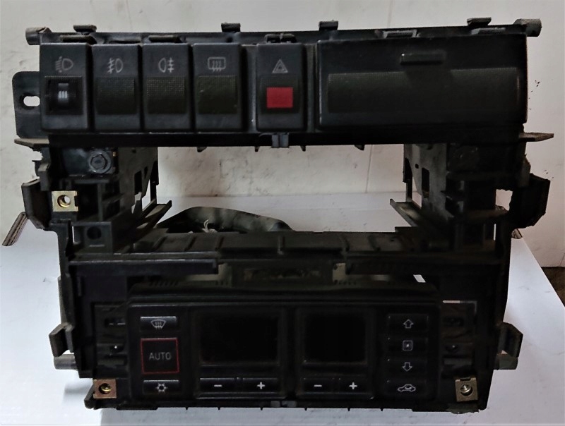 KONSOLA ŚRODKOWA RAMKA Audi 8D0857007C