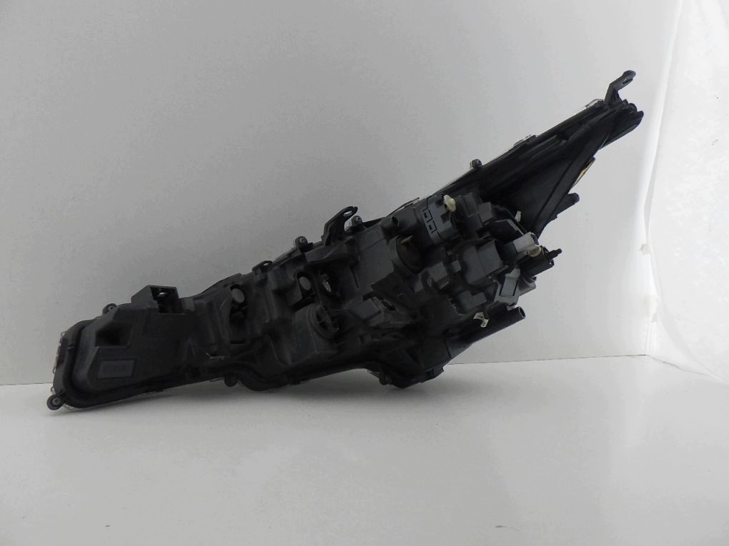 TOYOTA COROLLA E21 HB KOMBI FULL LED 18- light front right