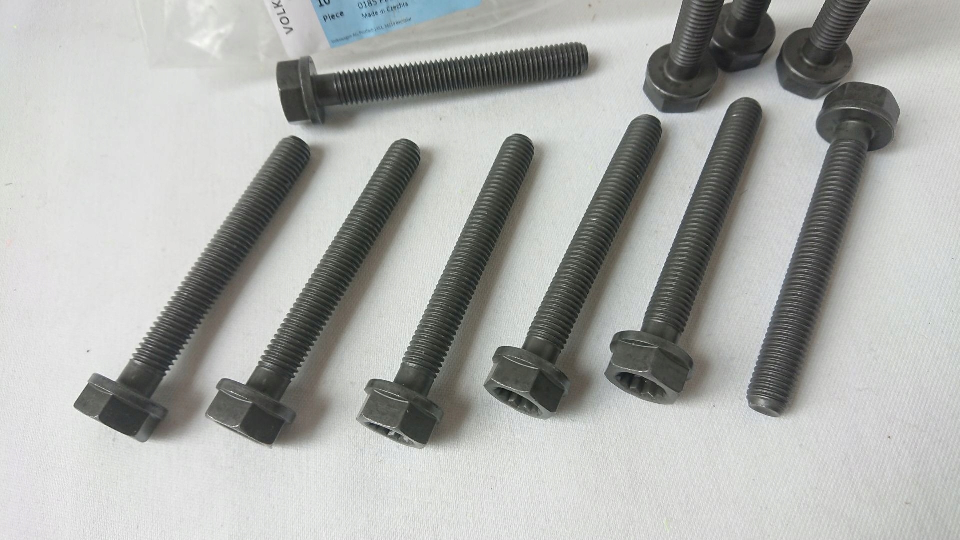 ŚRUBY MOCOWANIA PODPORY WAŁU KORBOWEGO OE WHT008383 10szt. Typ samochodu Samochody osobowe