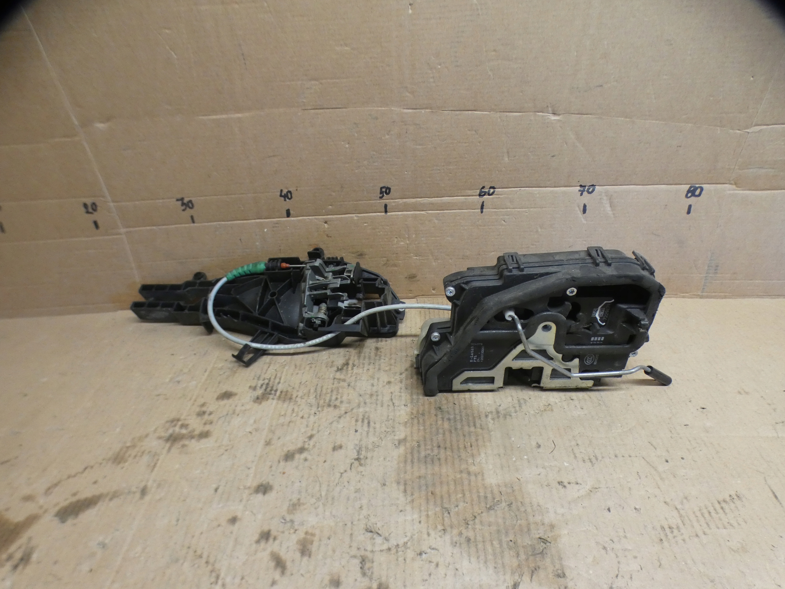 BMW E60 E70 E81 E84 E87 E90 F01 F10 F20 F30 lock door front left 7229471