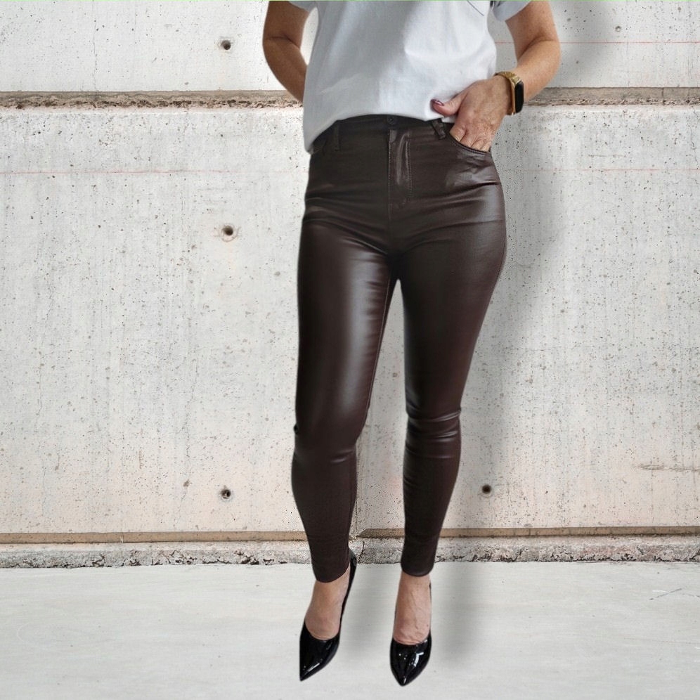 Spodnie Woskowane Skórka Plus Size Rozmiar 40