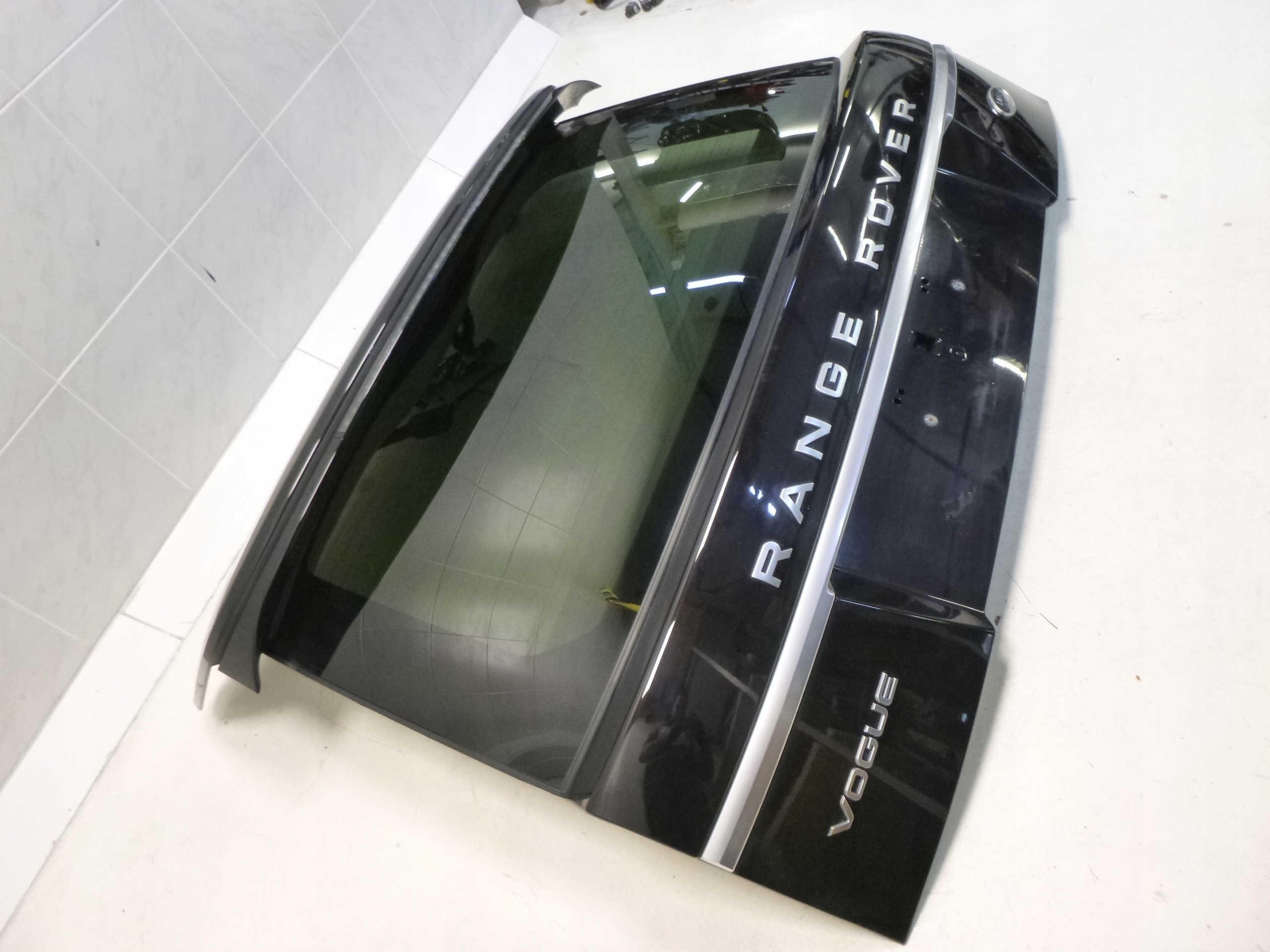 RANGE ROVER VOUGE L405 trunk door boot rear part KAMERA