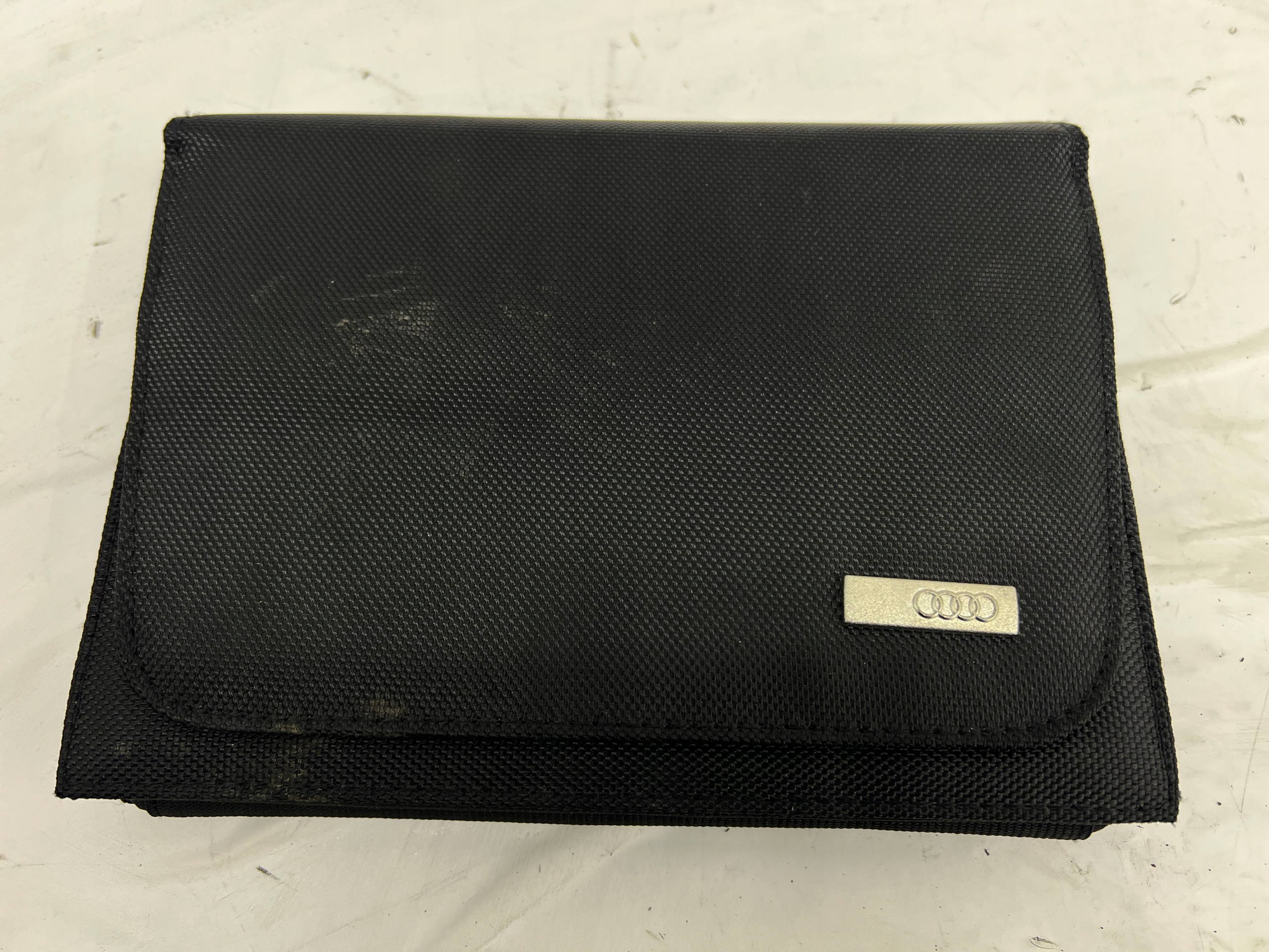 OE OEM ORYGINALNE ETUI MATERIALOWE Couverture pour DOKUMENTY KSIAZKE AUDI